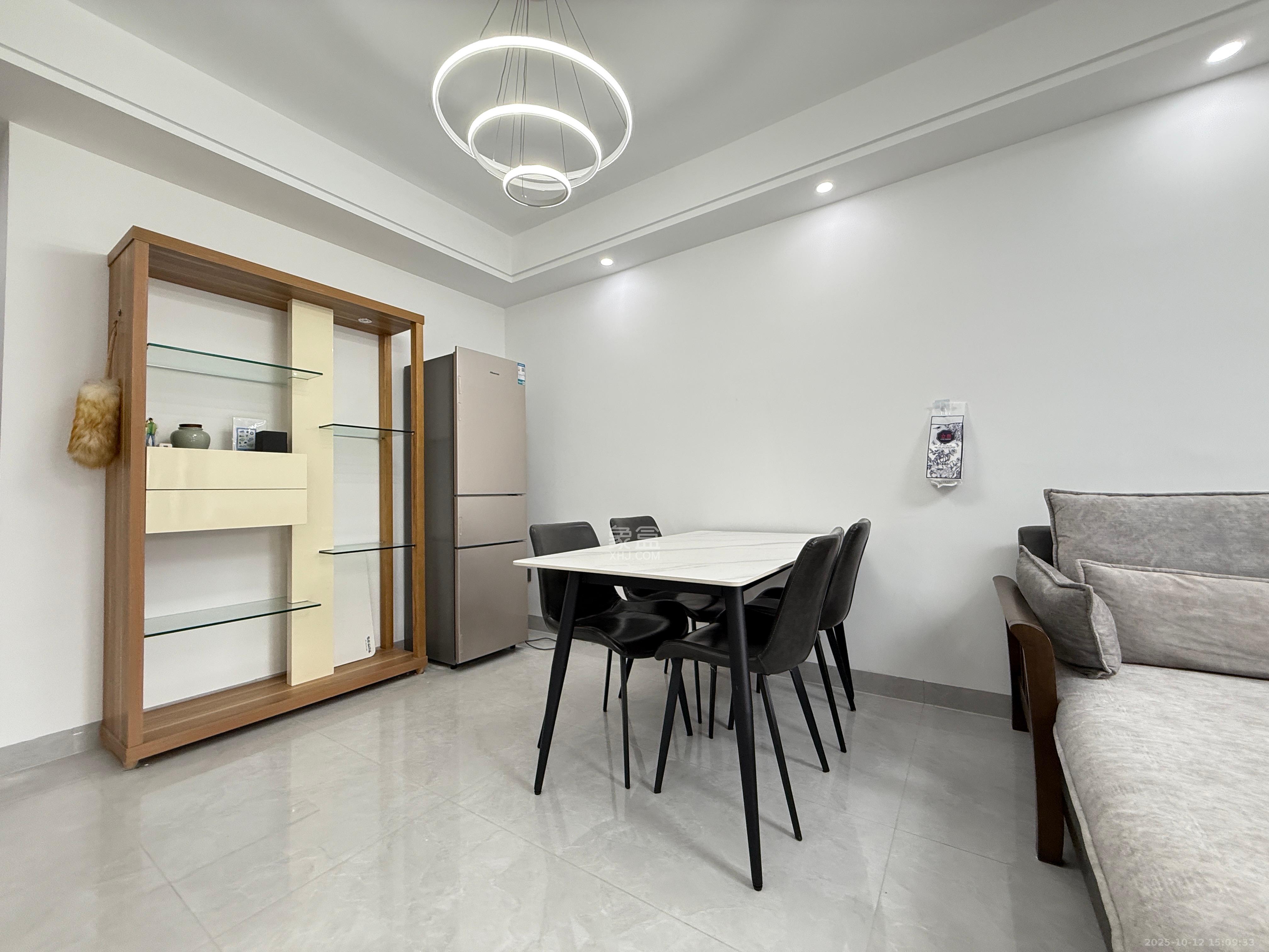 勤诚达境界城  3室2厅1卫    2200.0元/月室内图