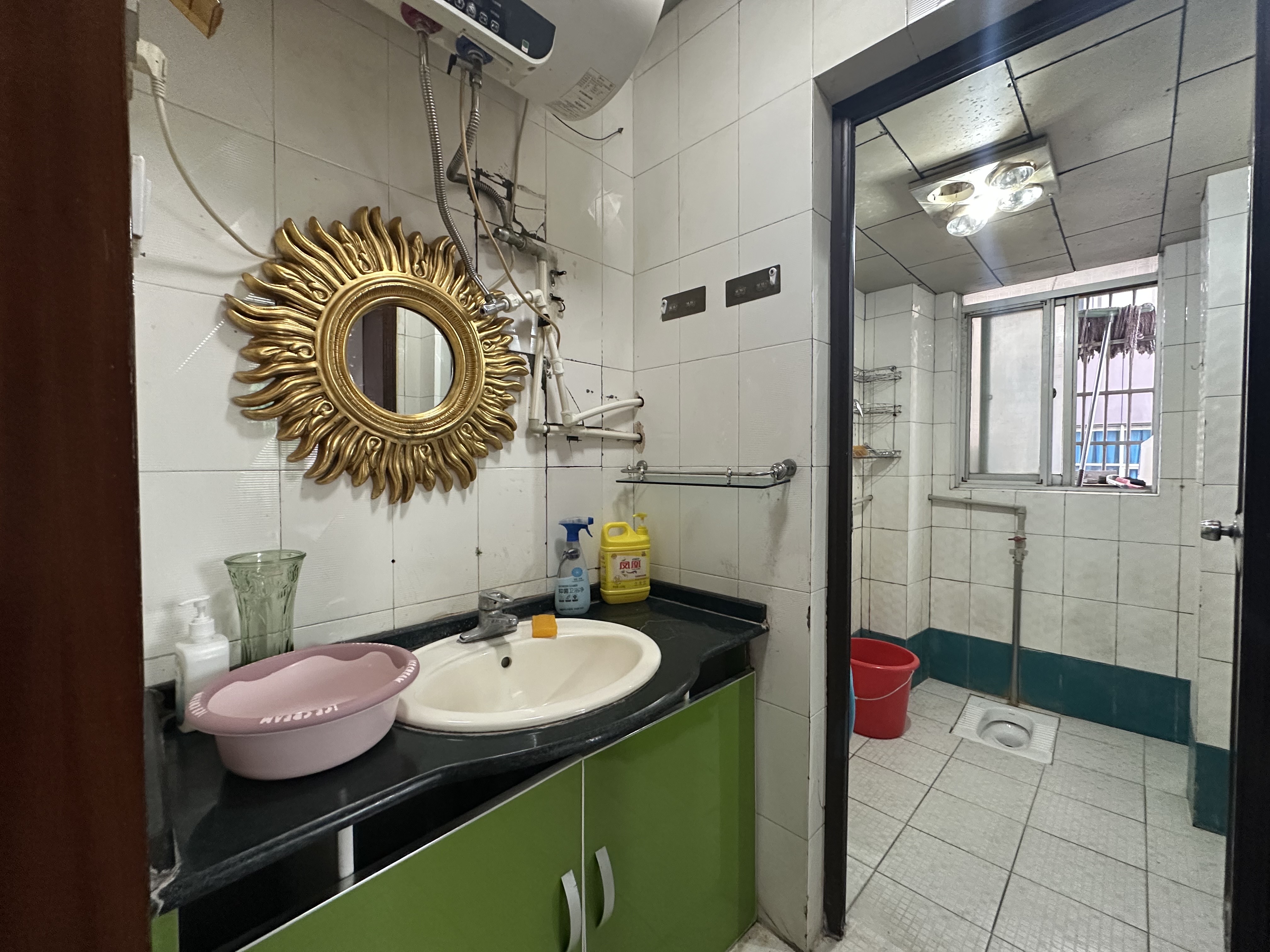 鑫旺商城 5室2厅2卫 1300.0元/月 鑫旺商城 5室2厅2卫 1300.0元/月室内图