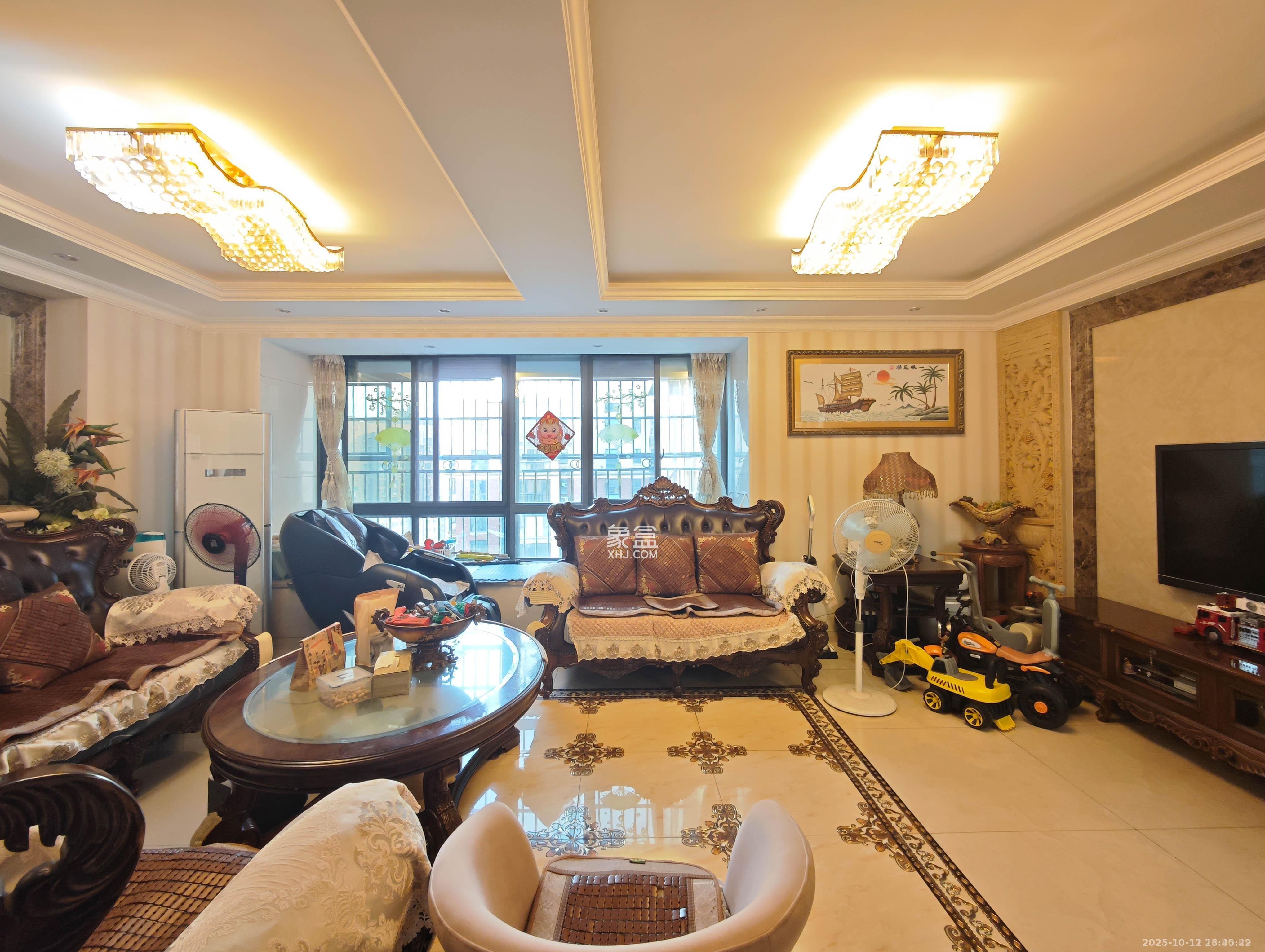 水岸天际（一期、二期）  5室2厅2卫    5000.0元/月室内图