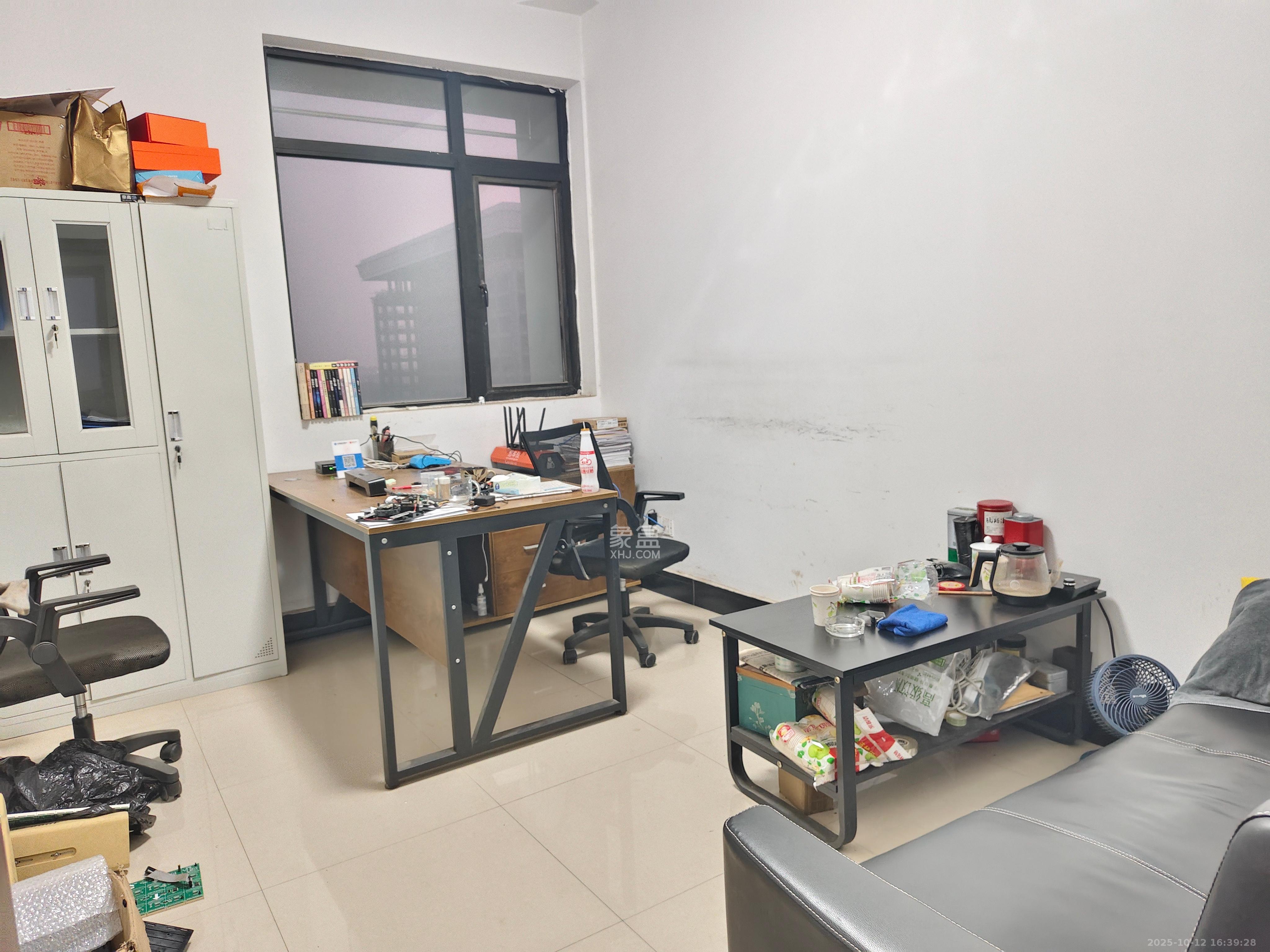 鑫远杰座 2室2厅1卫 1800.0元/月 鑫远杰座 2室2厅1卫 1800.0元/月室内图