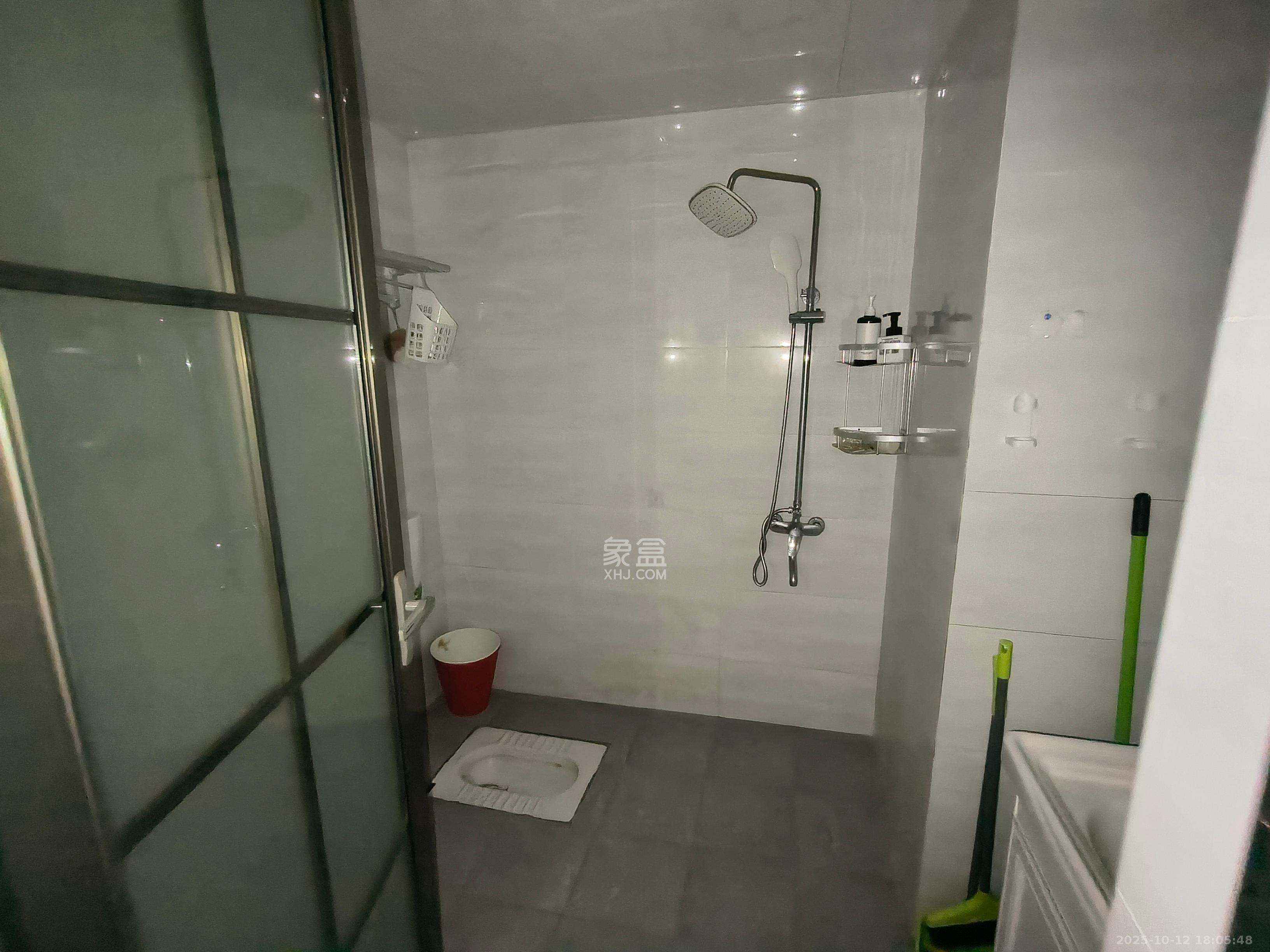 钱隆世家  1室0厅1卫    1300.0元/月室内图