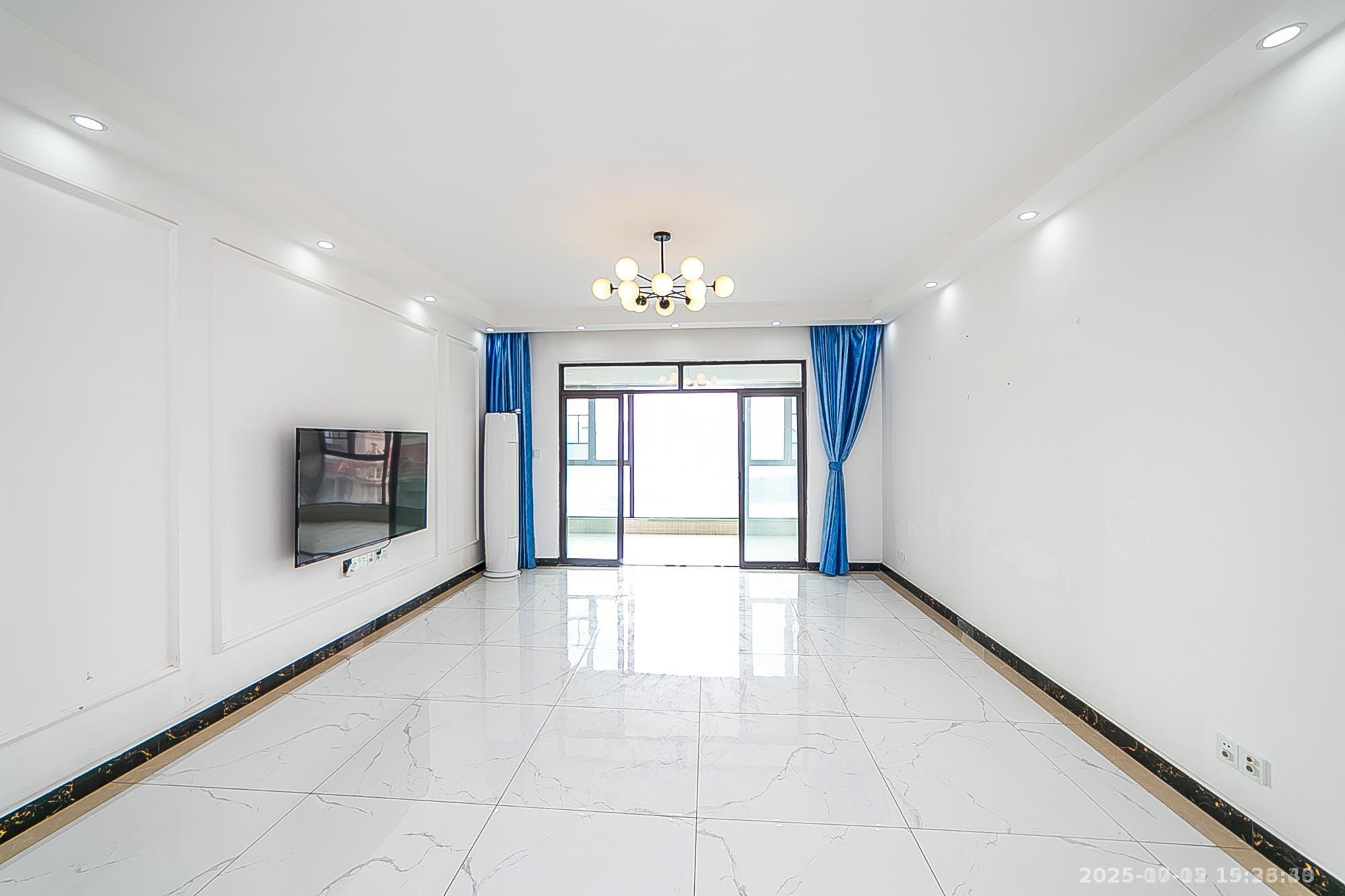 中建江山壹号  4室2厅2卫    6000.0元/月 中建江山壹号  4室2厅2卫    6000.0元/月