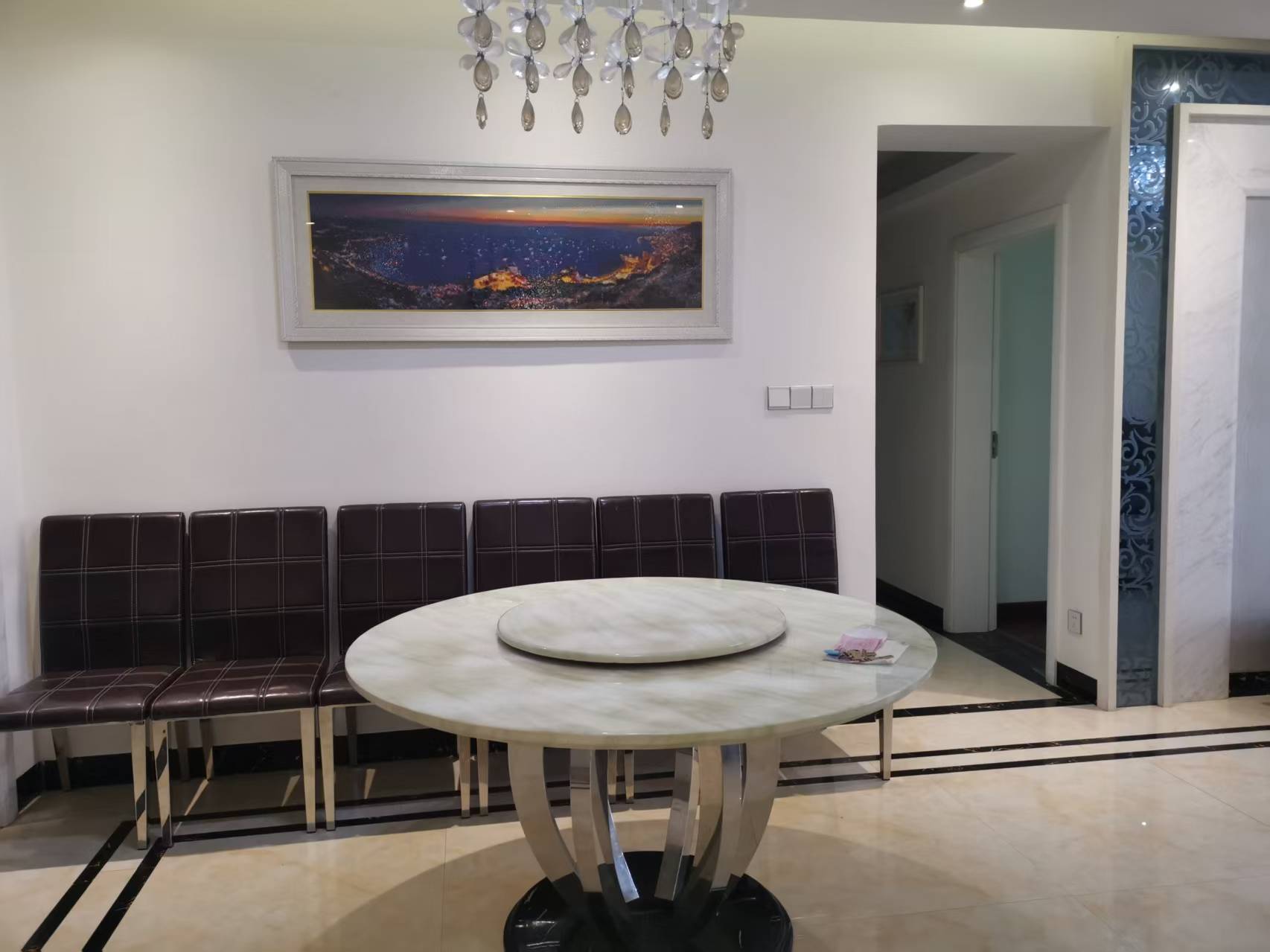 银源春天  3室2厅2卫    1800.0元/月 银源春天  3室2厅2卫    1800.0元/月室内图