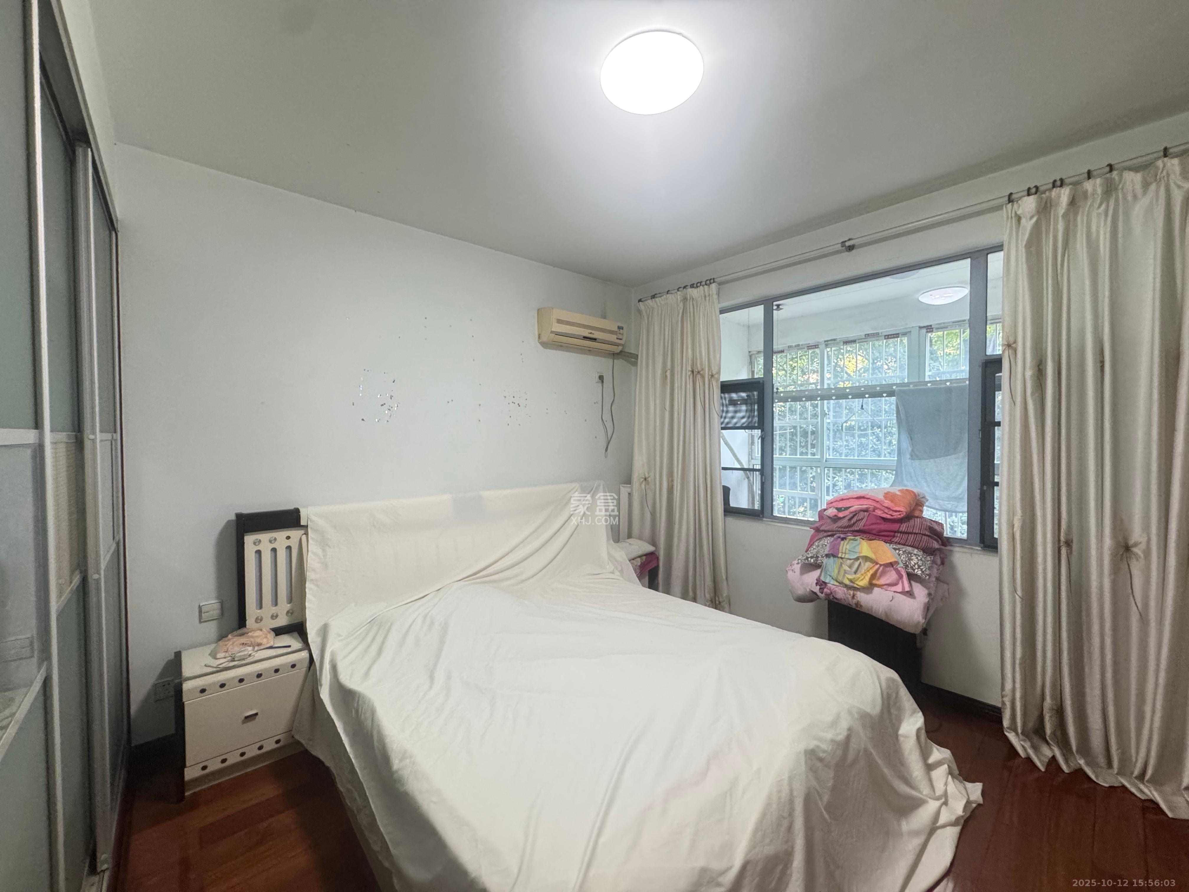 书香名邸  4室2厅2卫    3300.0元/月室内图