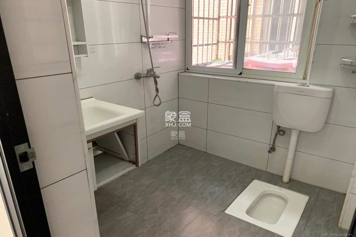 和润园一、二期  2室2厅1卫    1850.0元/月 和润园一、二期  2室2厅1卫    1850.0元/月室内图