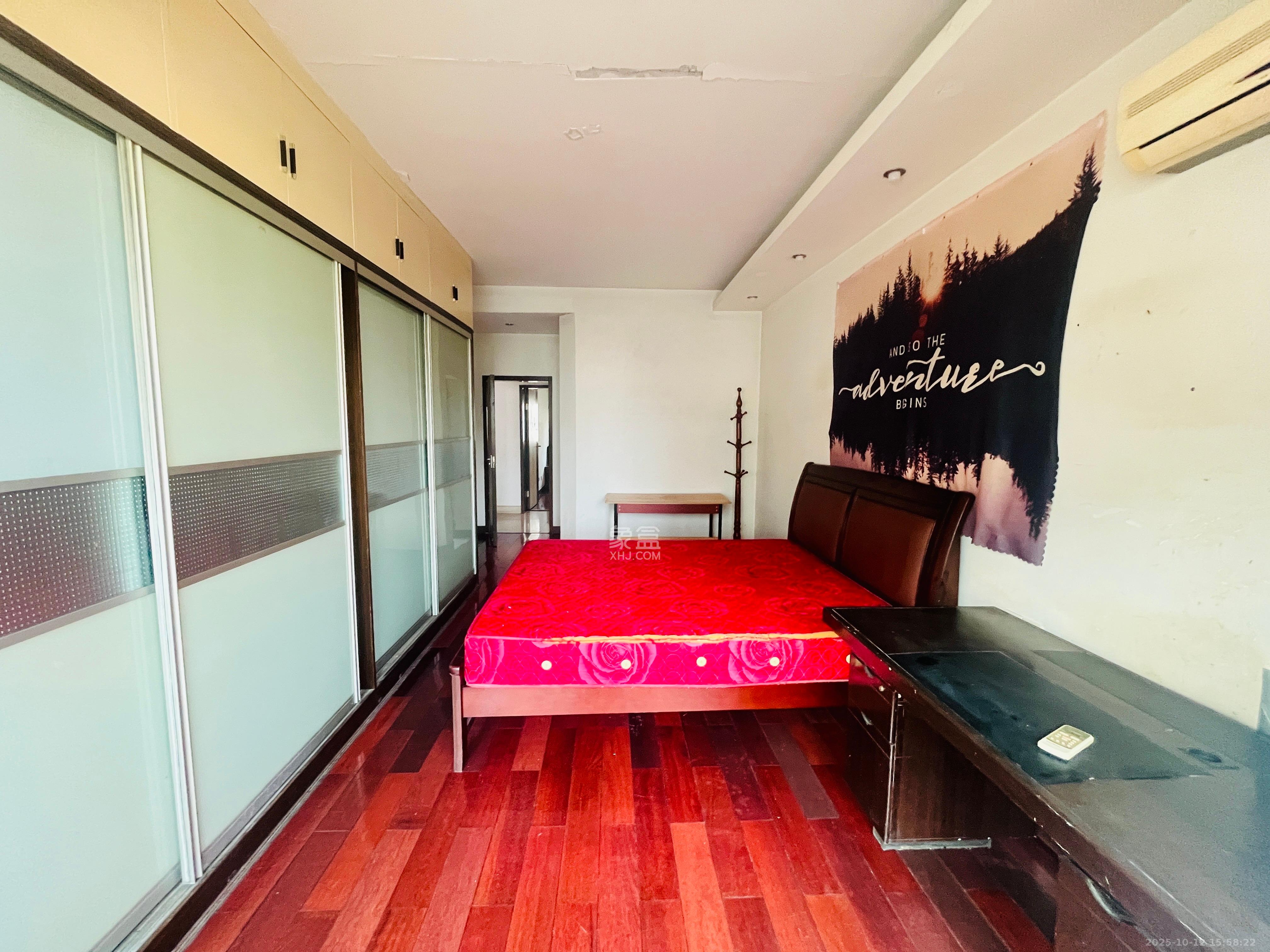 石岭小区A区  3室2厅2卫    2600.0元/月 石岭小区A区  3室2厅2卫    2600.0元/月室内图