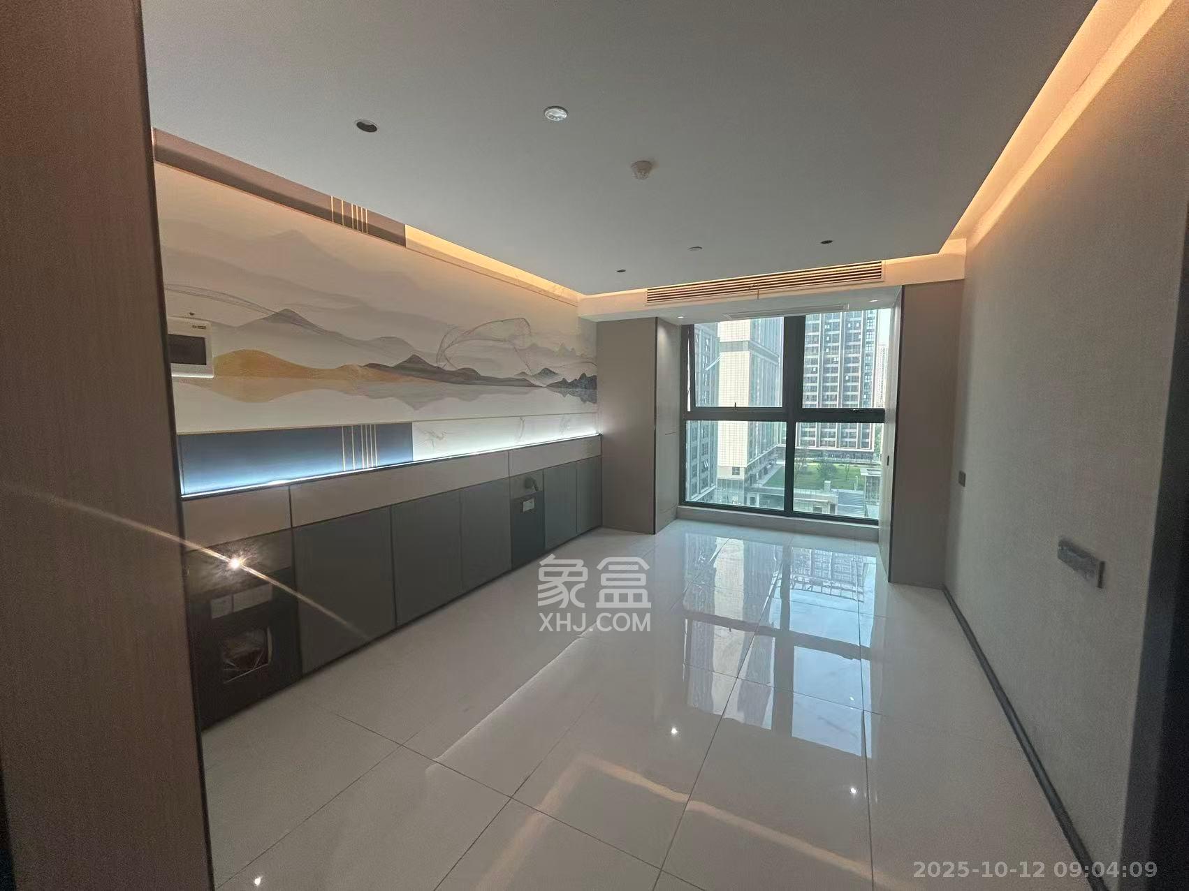 绿地商务广场  1室1厅1卫    1700.0元/月室内图