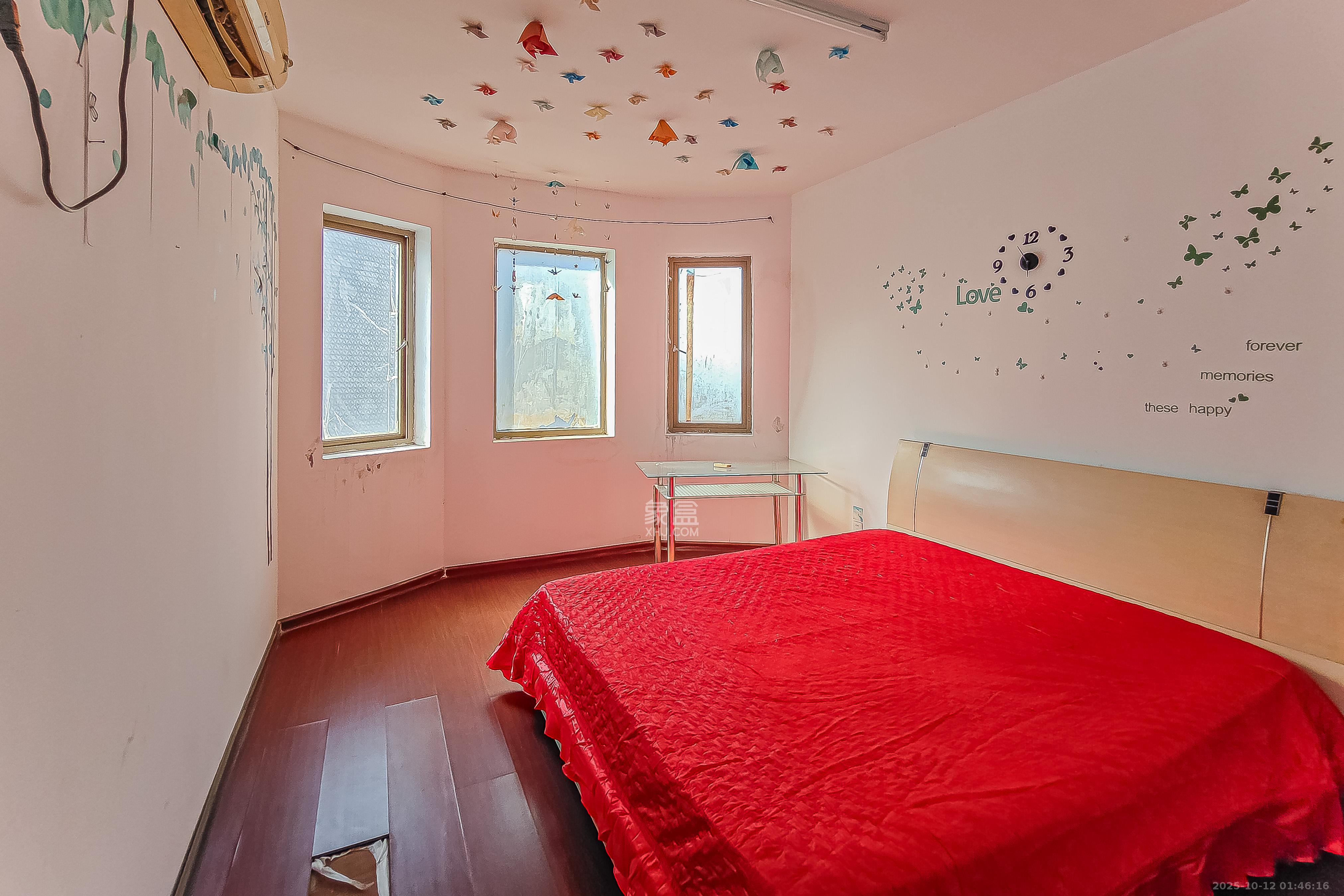 层上观邸  3室2厅2卫    88.8万 层上观邸  3室2厅2卫    88.8万卧室