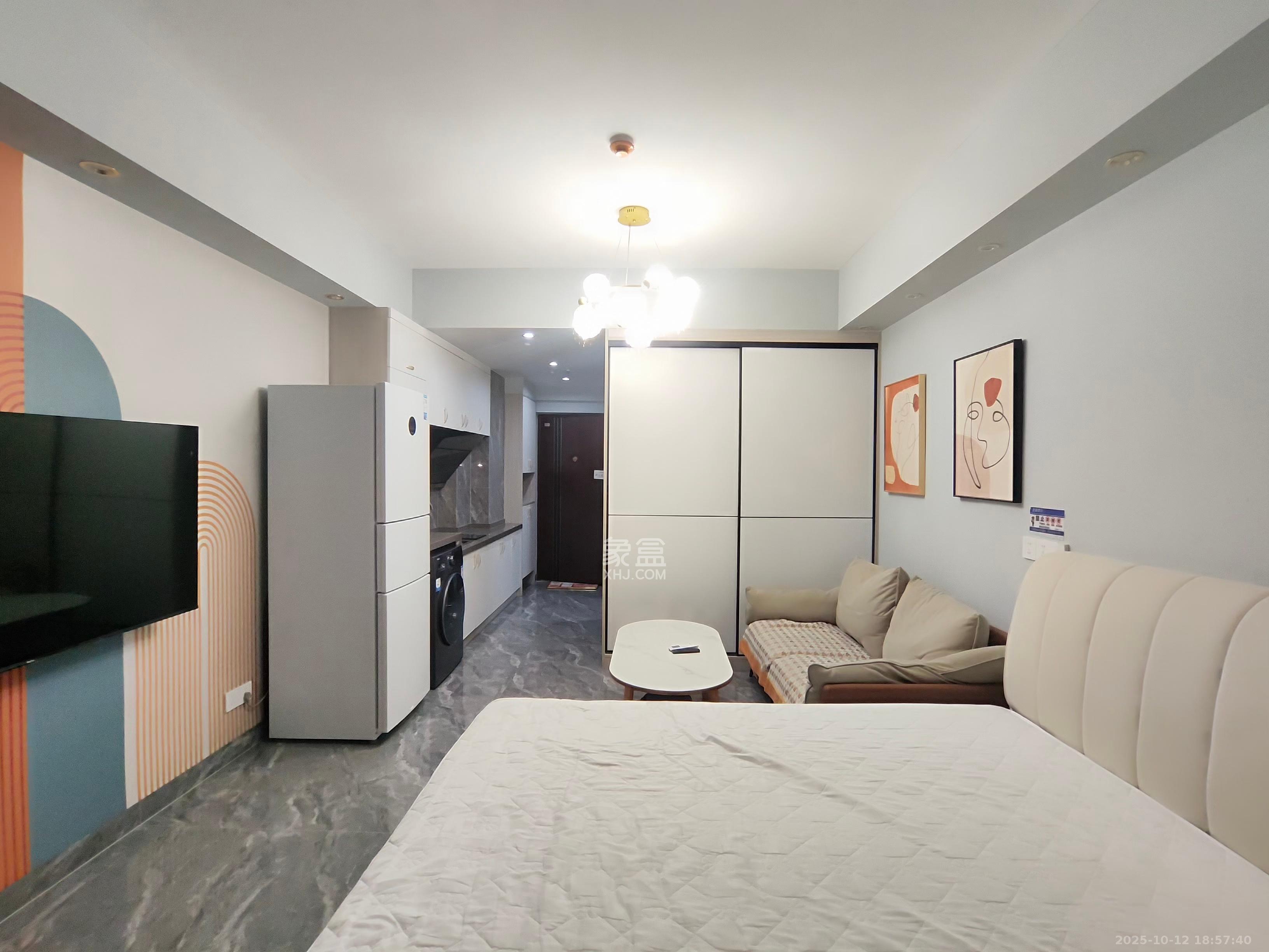 长燃润和天地(长润小区印湘江)  1室1厅1卫    1300.0元/月 长燃润和天地(长润小区印湘江)  1室1厅1卫    1300.0元/月