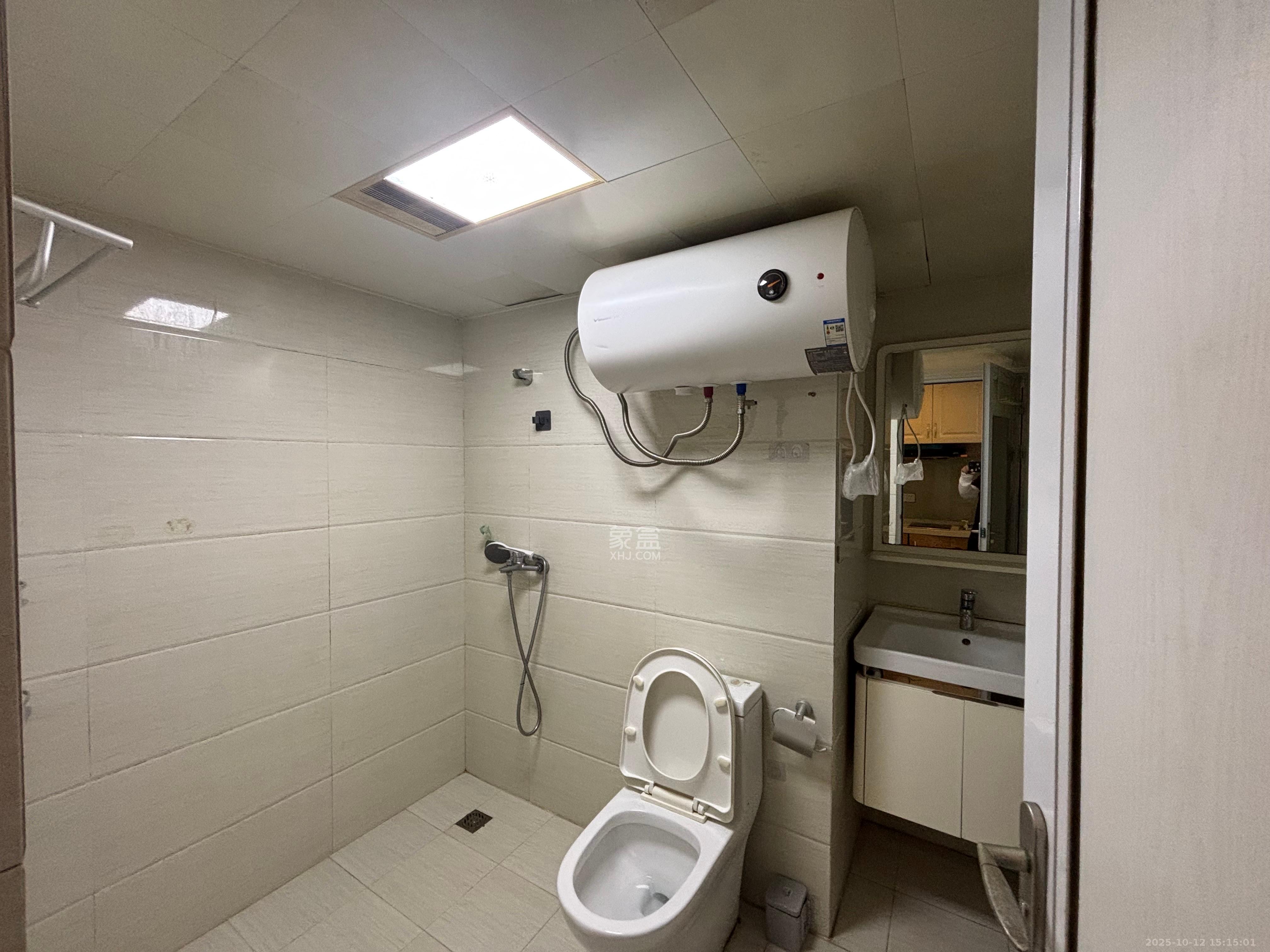 时代星空  1室1厅1卫    1300.0元/月室内图