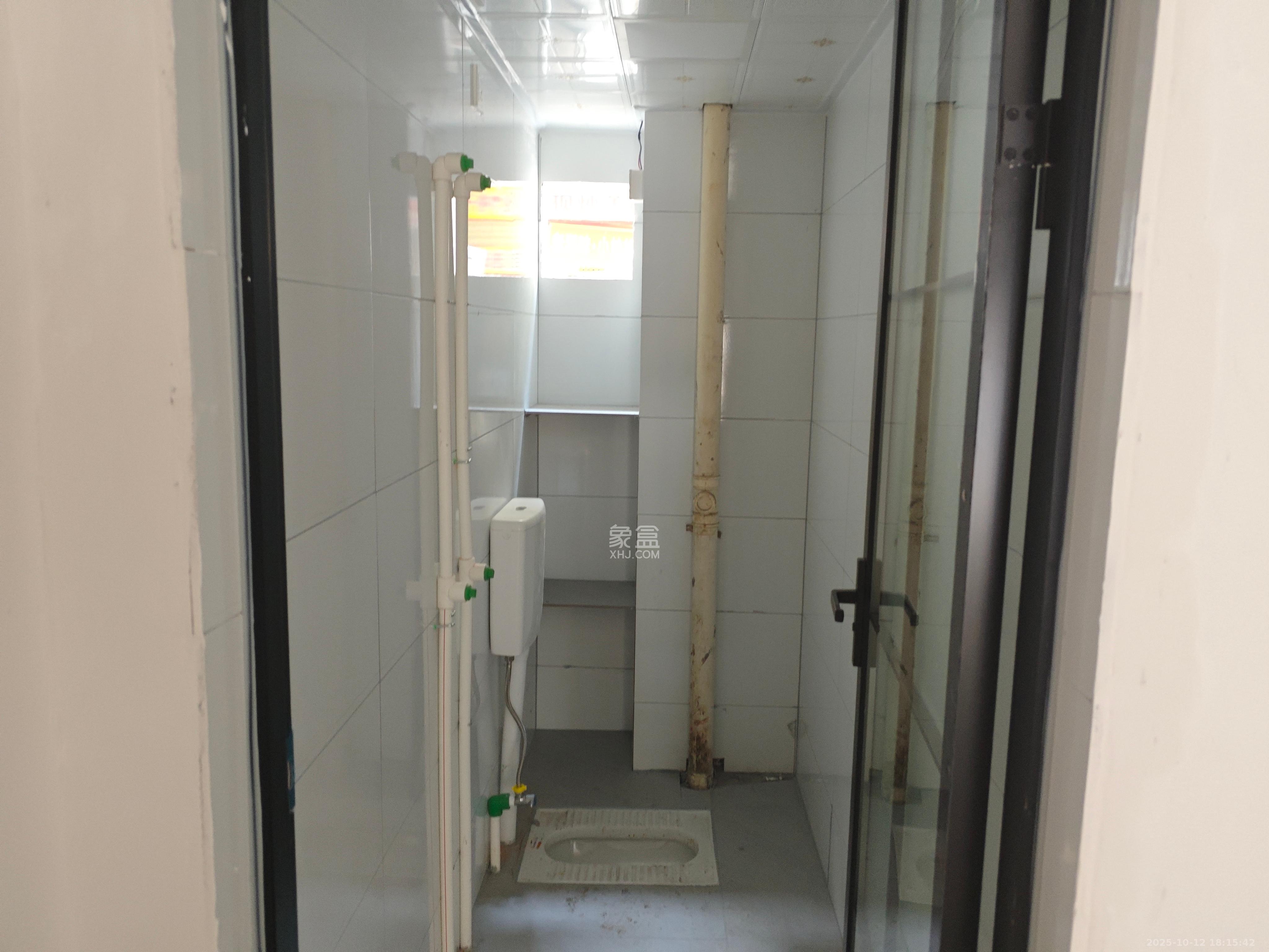 黄泥塘小区 1室0厅1卫 2200.0元/月 黄泥塘小区 1室0厅1卫 2200.0元/月室内图