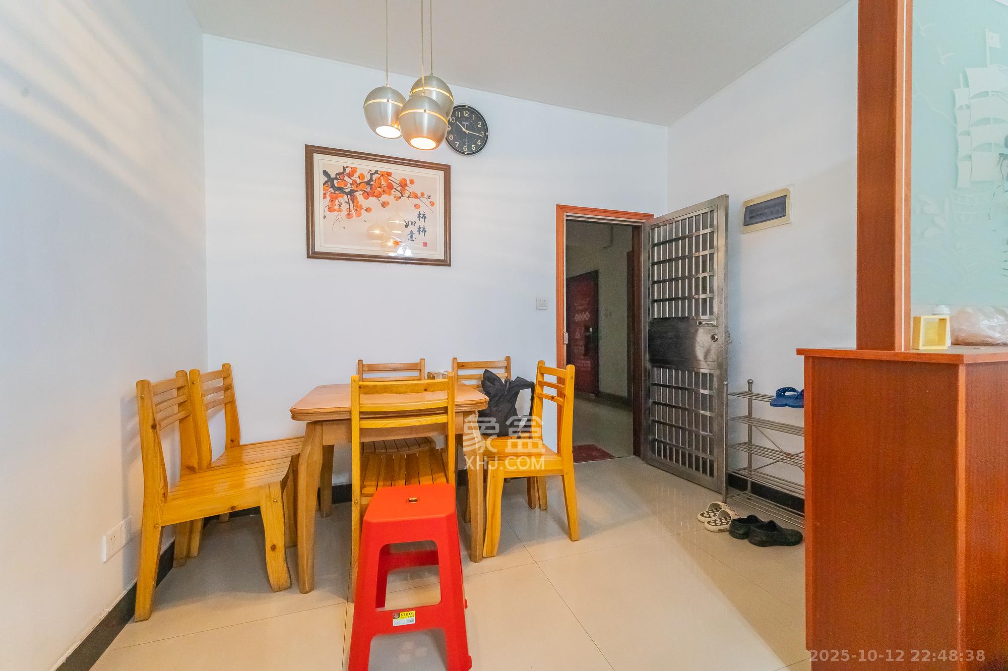 知微园  2室2厅1卫    35.0万客厅