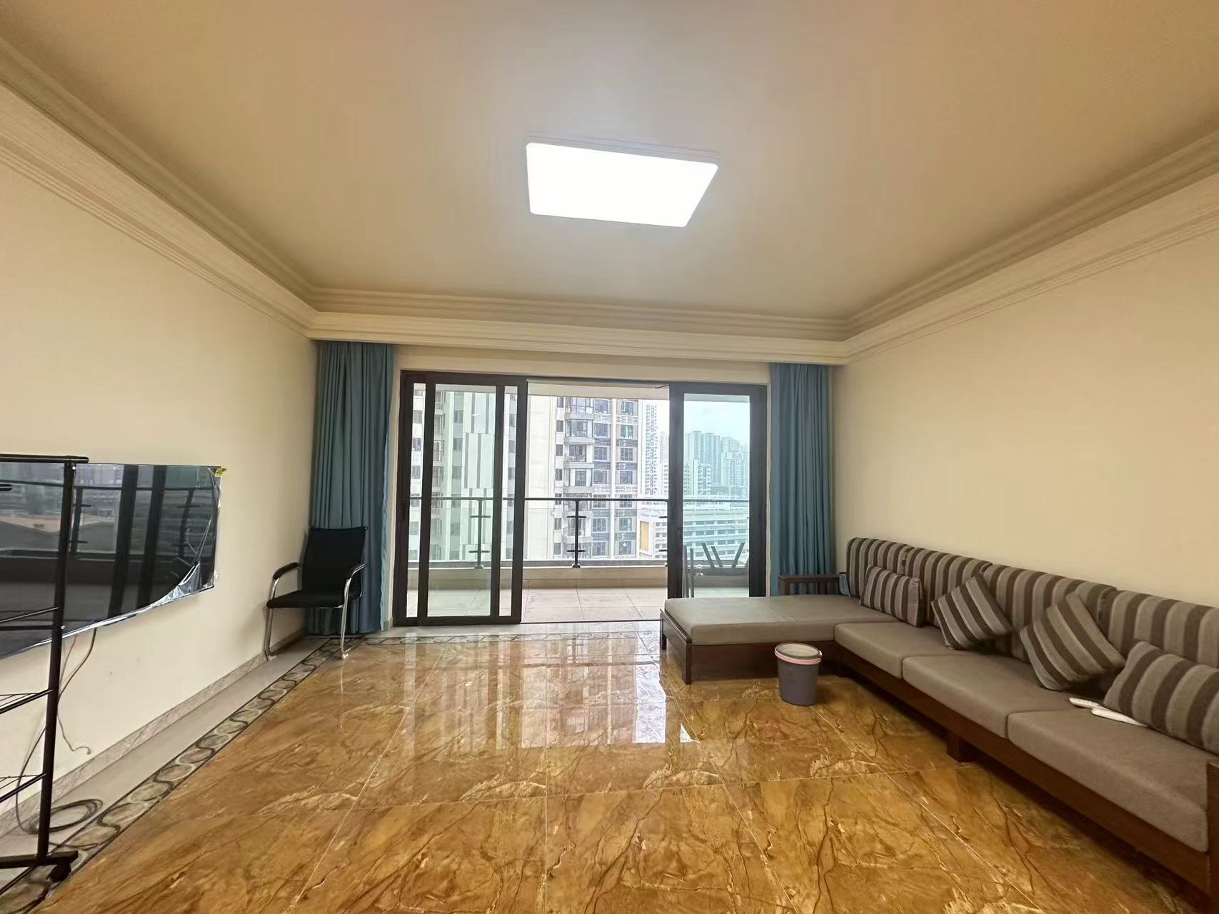 富力碧桂园衡中心 4室2厅3卫 160.0万 富力碧桂园衡中心 4室2厅3卫 160.0万室内图