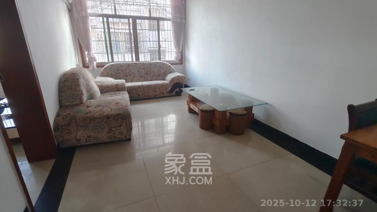 柏家塘小区  4室2厅1卫    2200.0元/月室内图