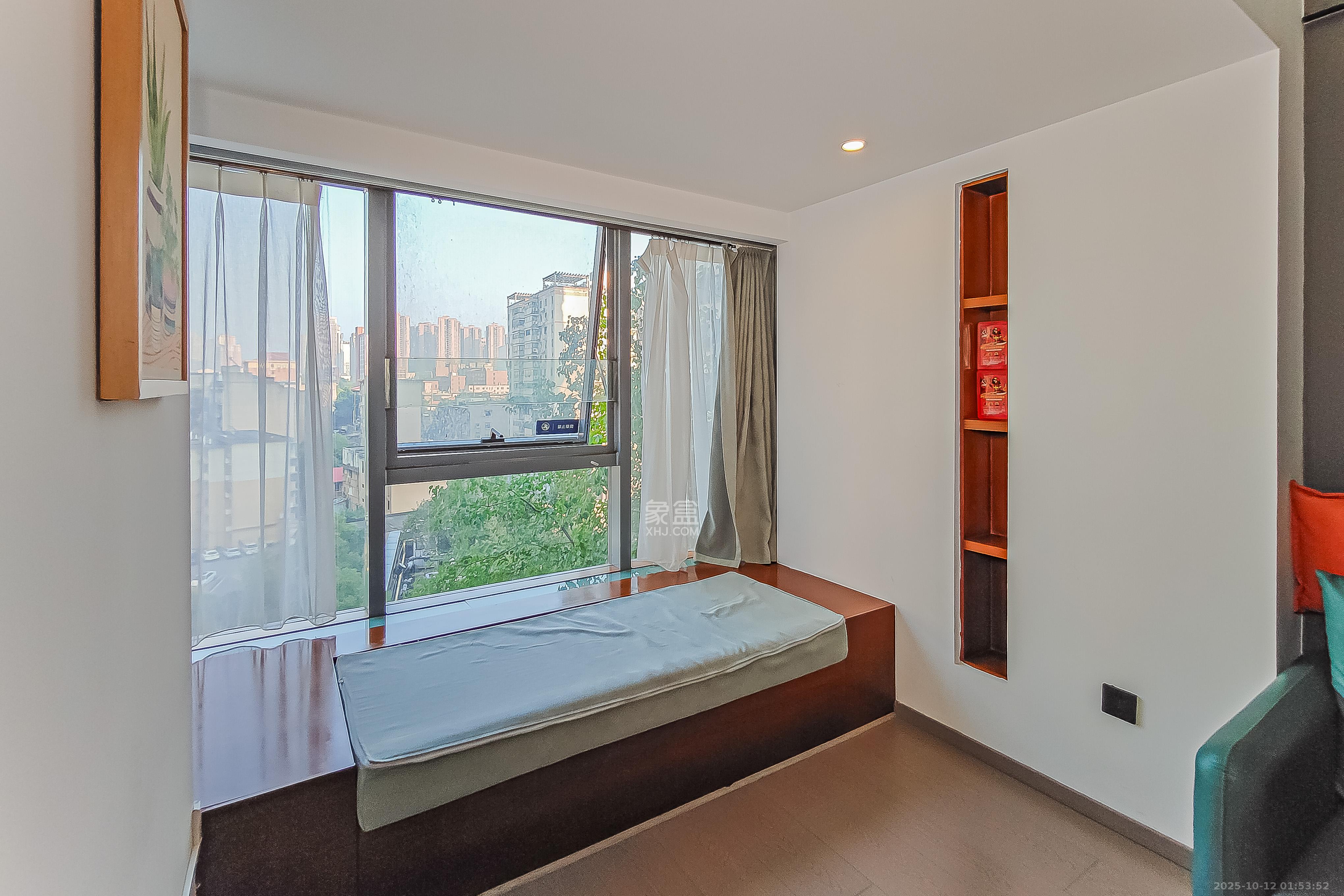 东怡外国(南湖一号) 1室1厅1卫 53.0万 东怡外国(南湖一号) 1室1厅1卫 53.0万阳台