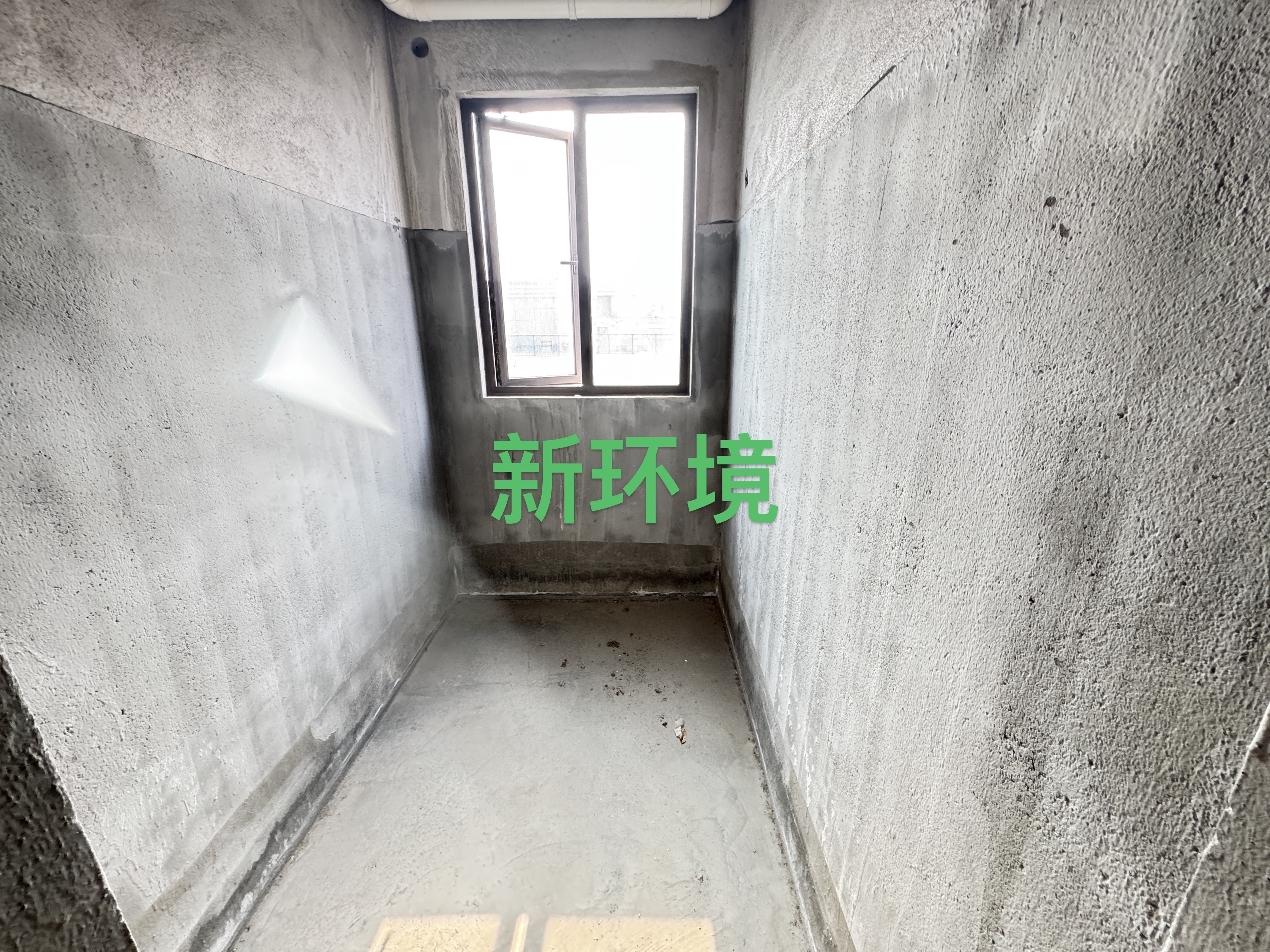 江与城  4室2厅2卫    135.0万客厅