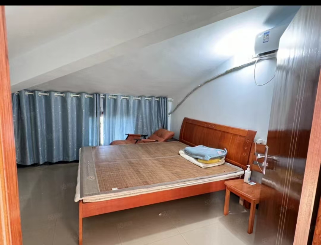 五江建材城 4室2厅2卫 25.8万 五江建材城 4室2厅2卫 25.8万客厅