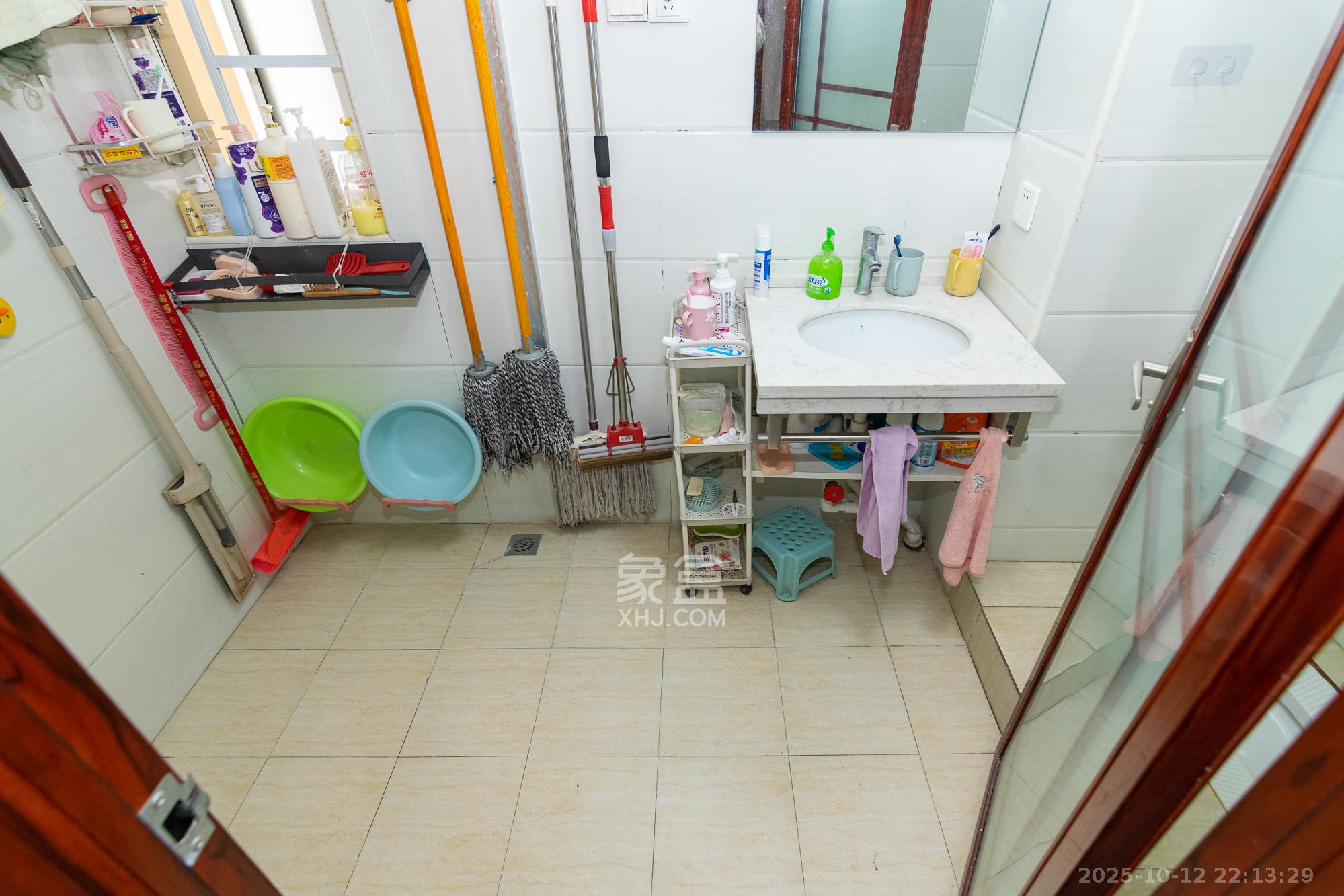 金地三千府（金地湖山樾、金地自在城）  3室2厅1卫    58.0万卫生间