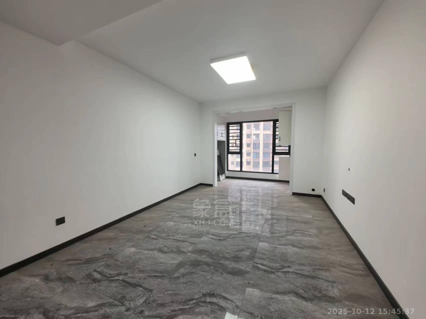 金轮津桥华府 3室2厅1卫 1700.0元/月 金轮津桥华府 3室2厅1卫 1700.0元/月室内图