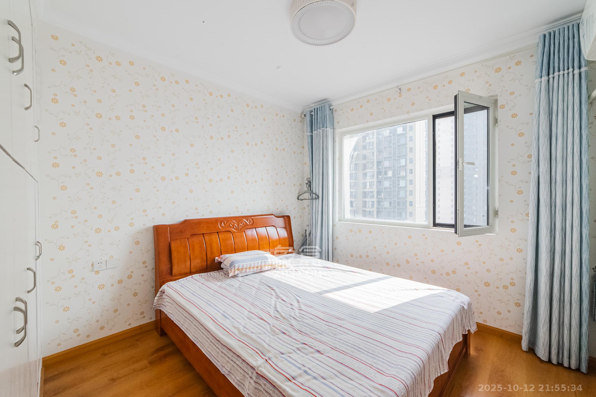 北辰三角洲E6区  3室1厅1卫    146.0万 北辰三角洲E6区  3室1厅1卫    146.0万卧室