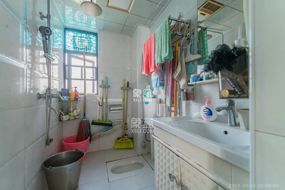 海伦春天 3室2厅1卫 78.8万 海伦春天 3室2厅1卫 78.8万卫生间