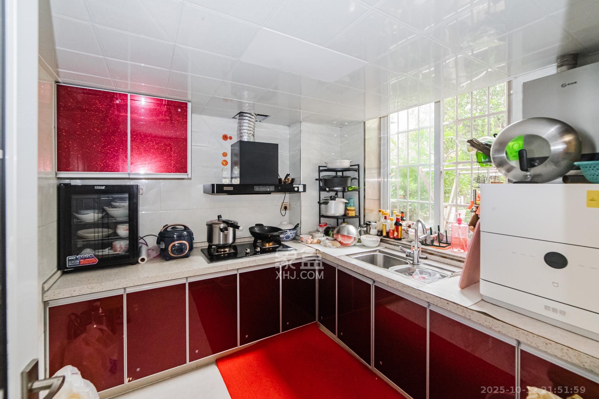 长泰豪园  7室2厅4卫    580.0万厨房