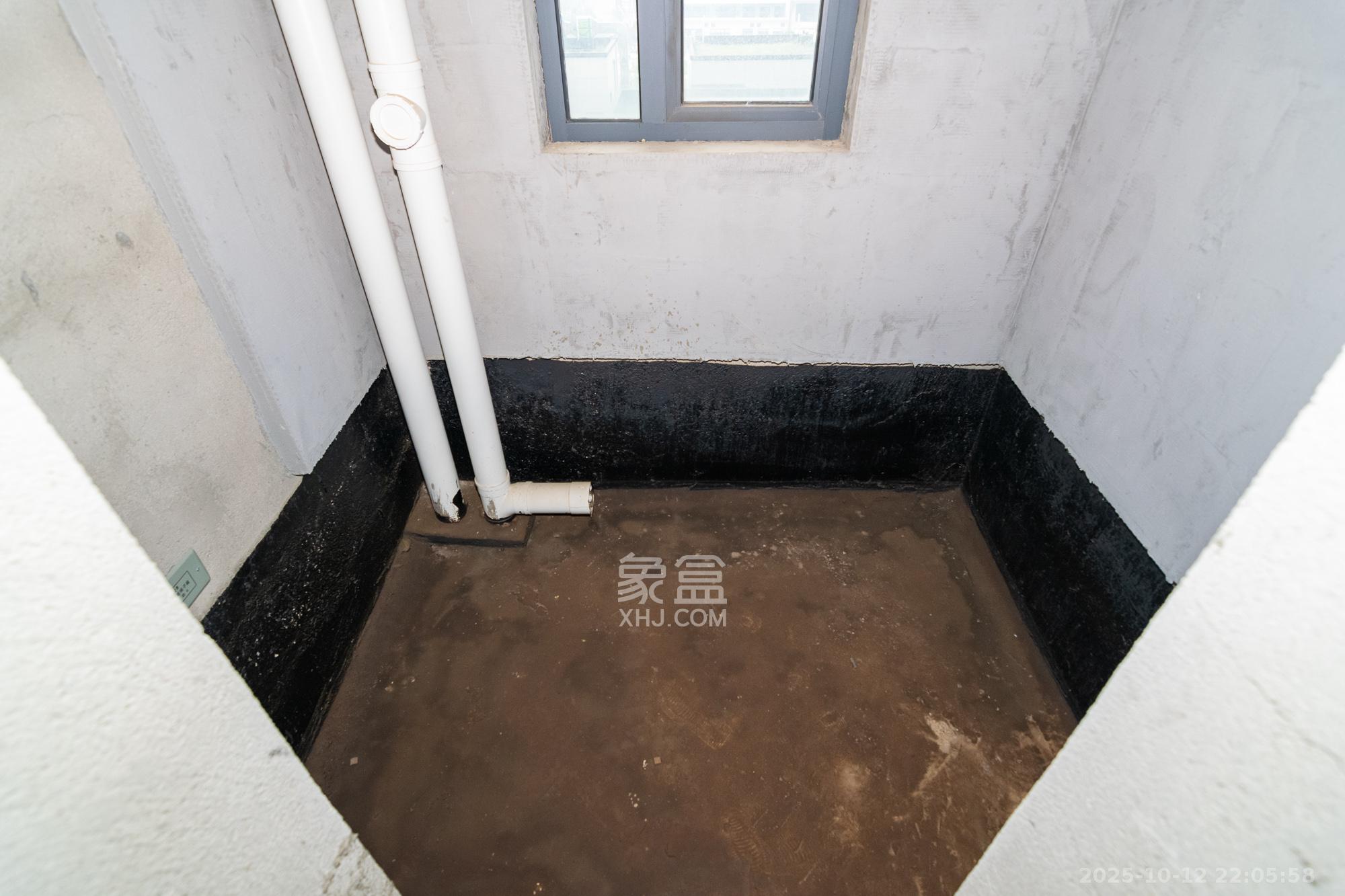 澳海澜庭  3室2厅2卫    65.0万卫生间