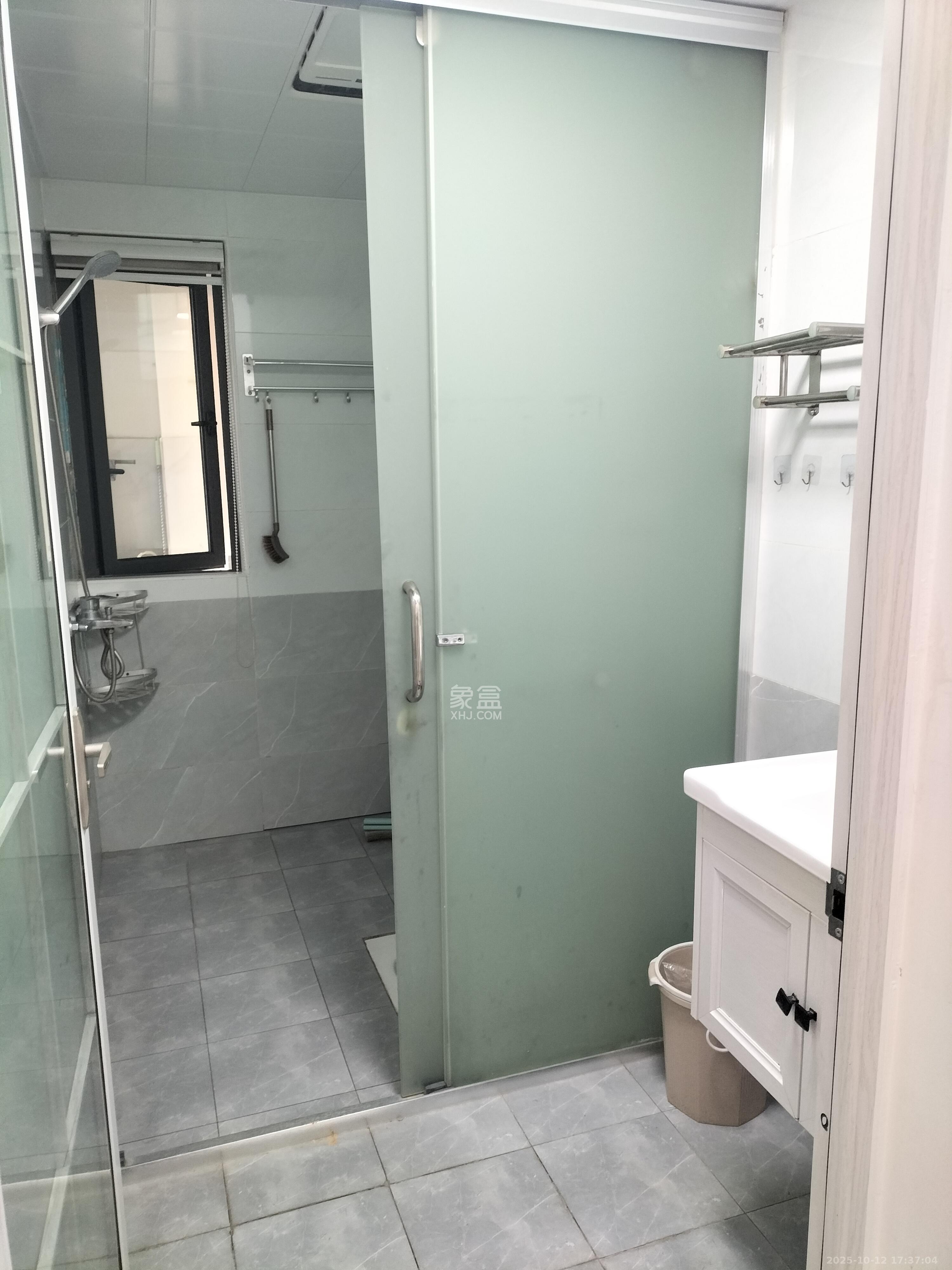 山水梅溪雅郡  3室2厅1卫    2400.0元/月室内图