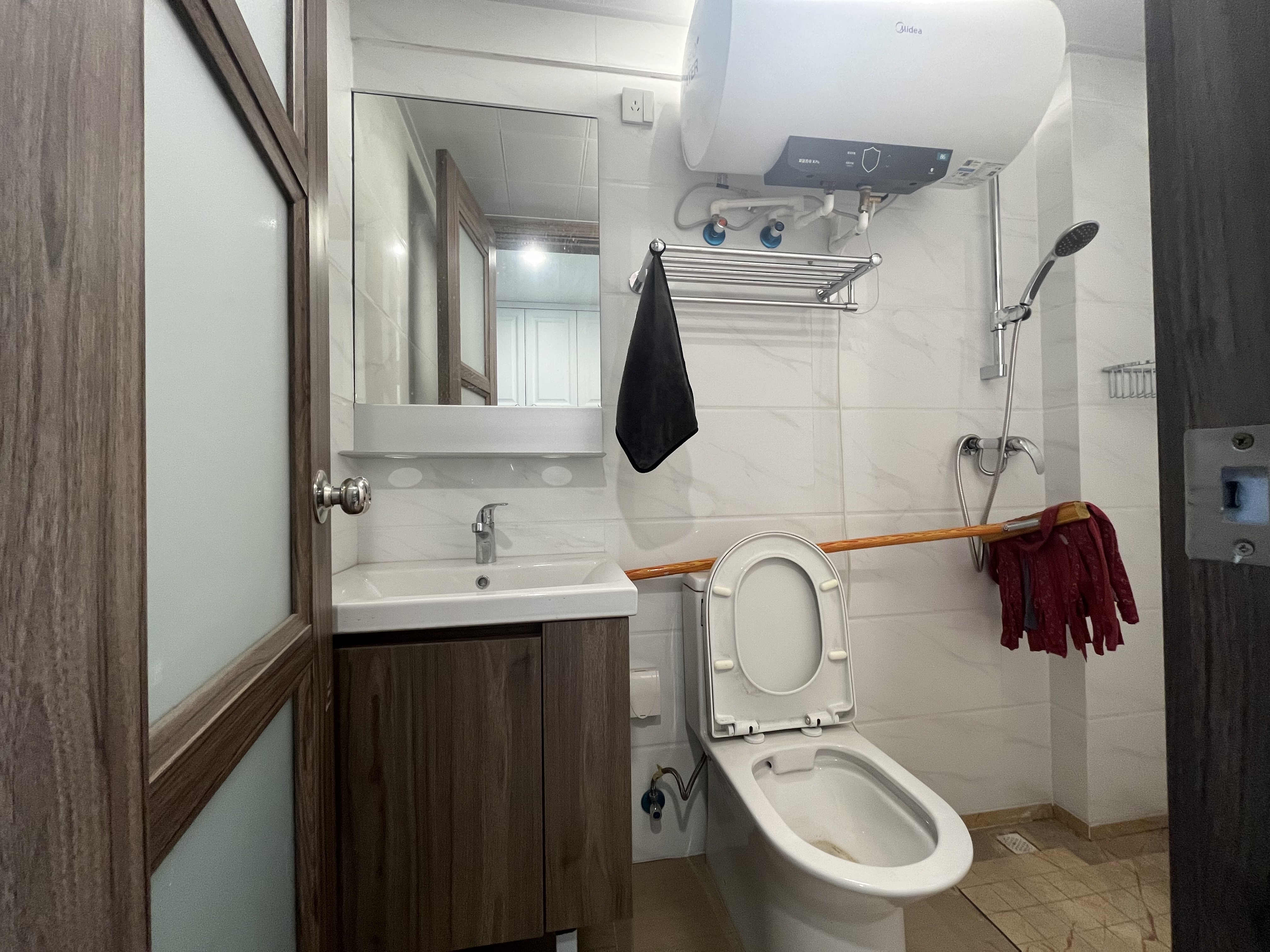 碧桂园豪园-二期  1室1厅1卫    800.0元/月 碧桂园豪园-二期  1室1厅1卫    800.0元/月室内图