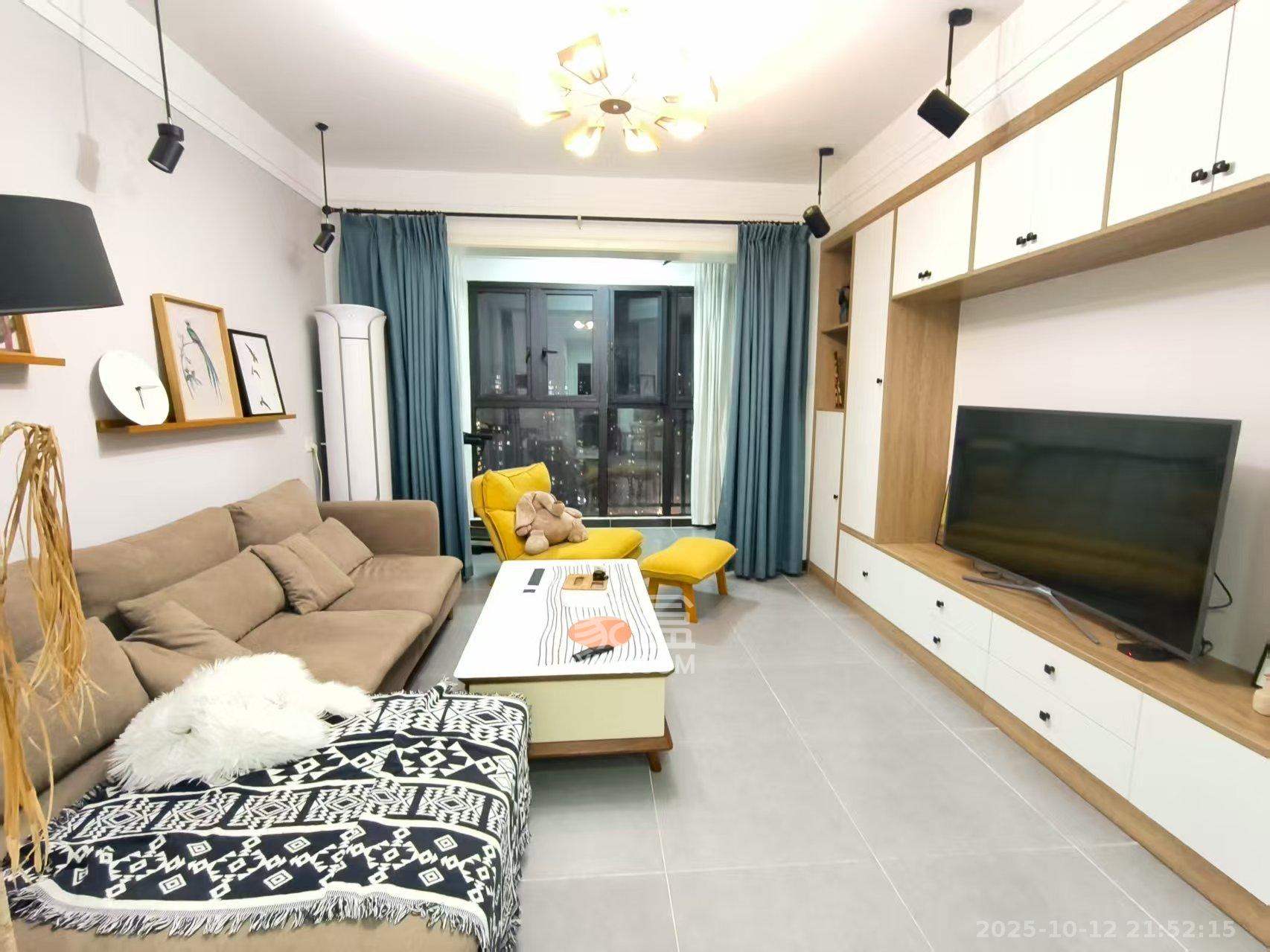 长高圆梦佳苑  2室2厅1卫    2300.0元/月 长高圆梦佳苑  2室2厅1卫    2300.0元/月