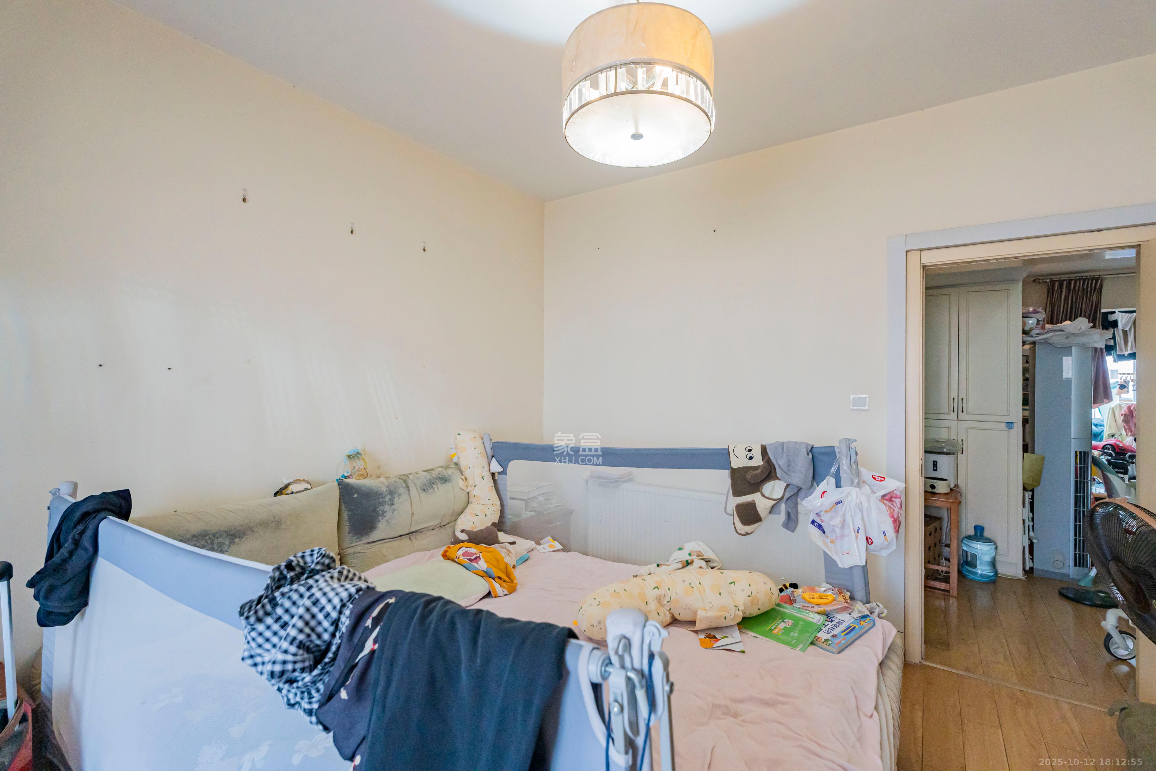 凯乐国际城 2室2厅1卫 87.0万 凯乐国际城 2室2厅1卫 87.0万卧室