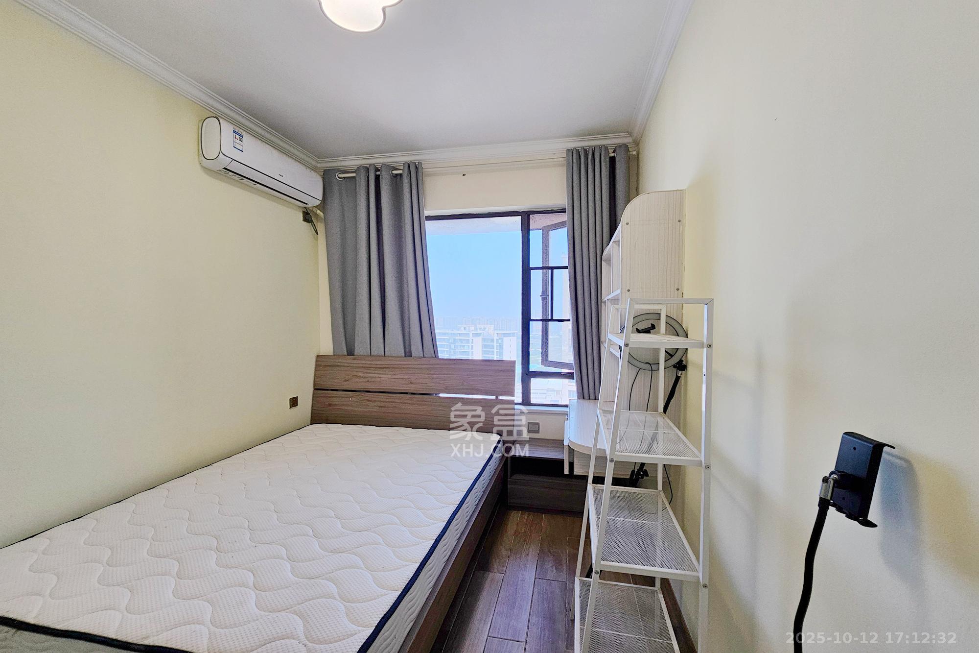 阳光城尚东湾青云苑 3室2厅2卫 80.0万 阳光城尚东湾青云苑 3室2厅2卫 80.0万卧室