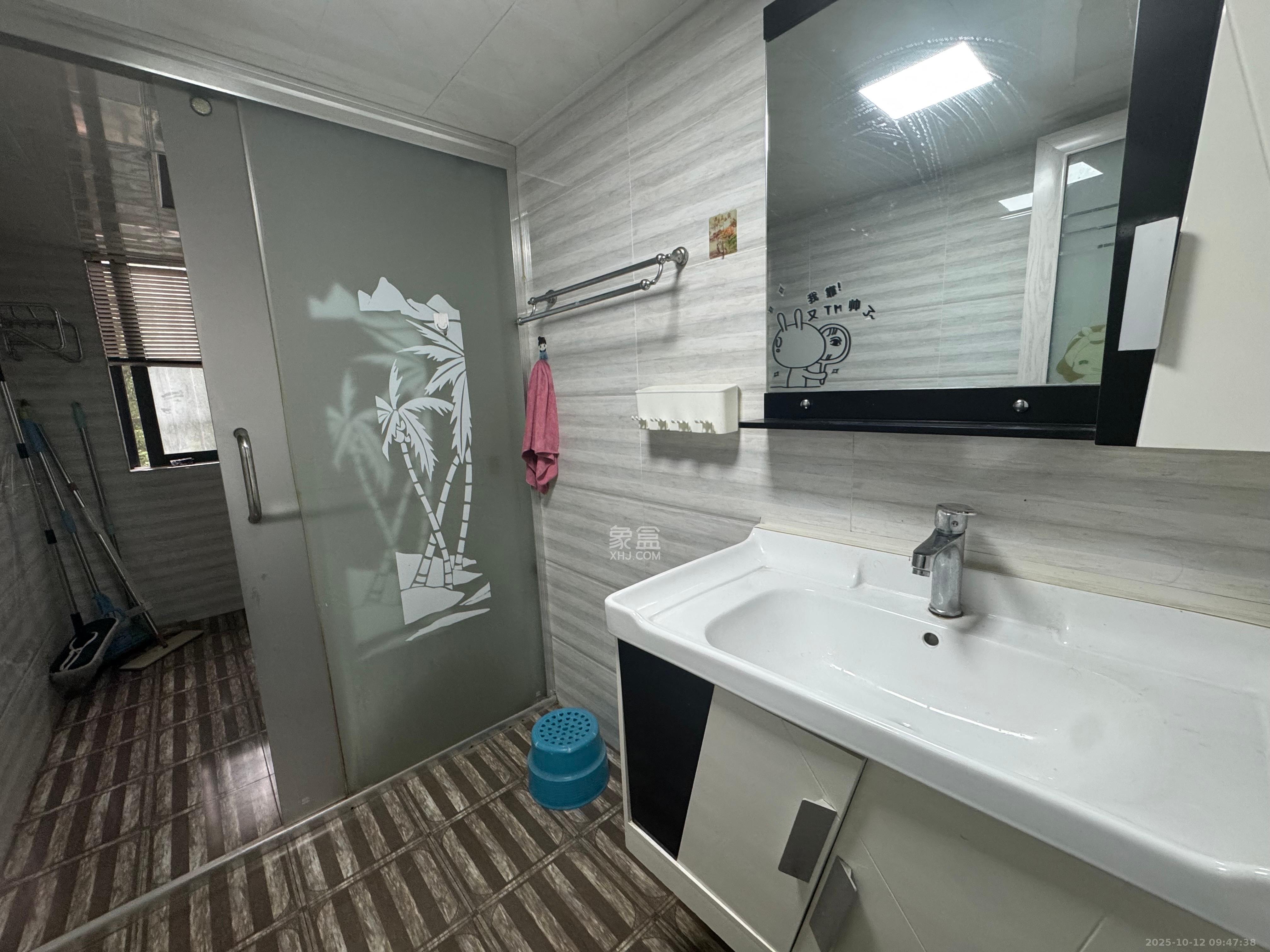 童话里  4室2厅2卫    2400.0元/月室内图