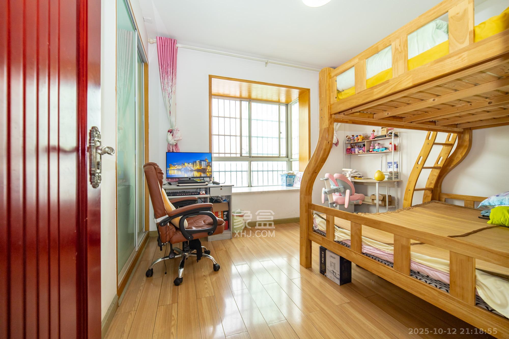 湘绣城  3室2厅2卫    60.0万 湘绣城  3室2厅2卫    60.0万卧室