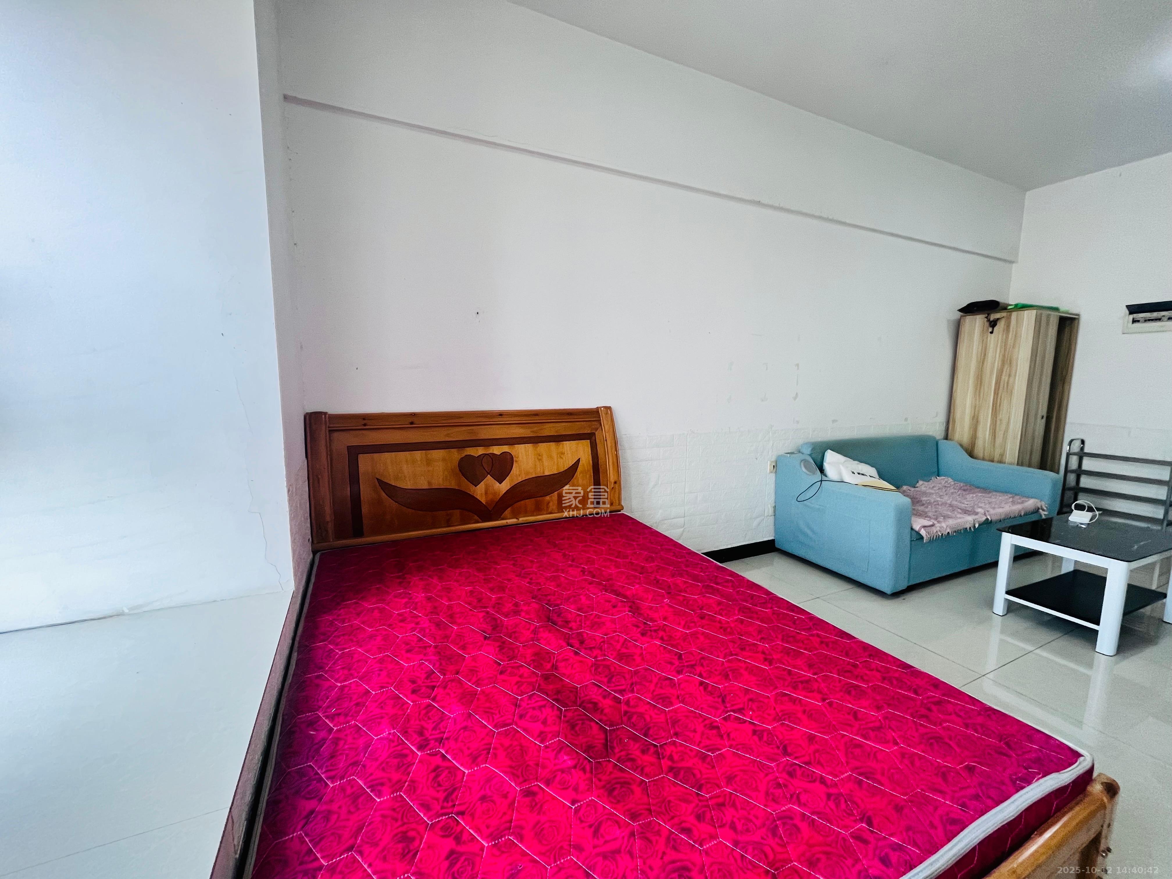 地华梅溪湖畔 1室1厅1卫 1600.0元/月 地华梅溪湖畔 1室1厅1卫 1600.0元/月室内图