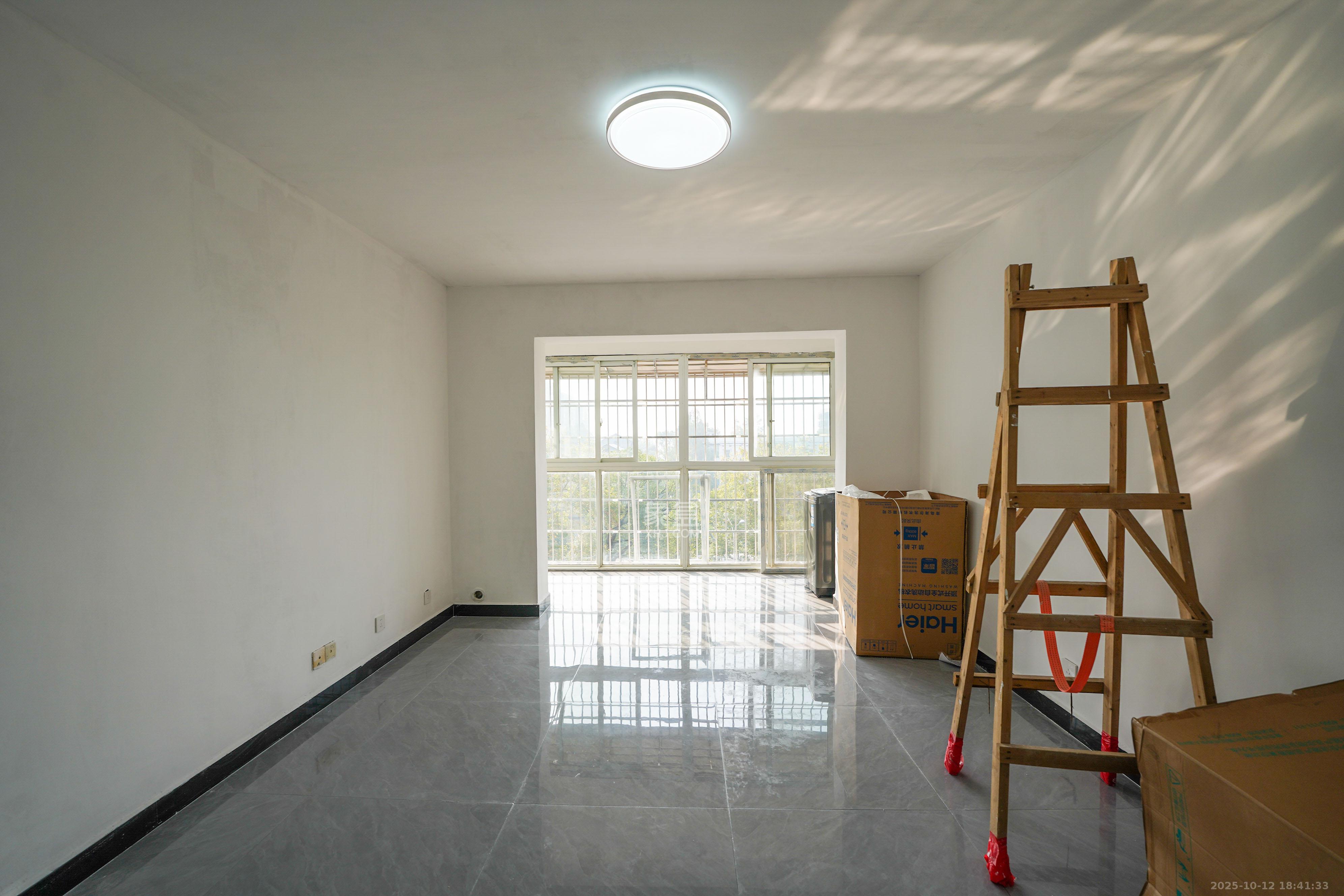 三城花苑(一,二,三期)  3室2厅1卫    41.0万 三城花苑(一,二,三期)  3室2厅1卫    41.0万