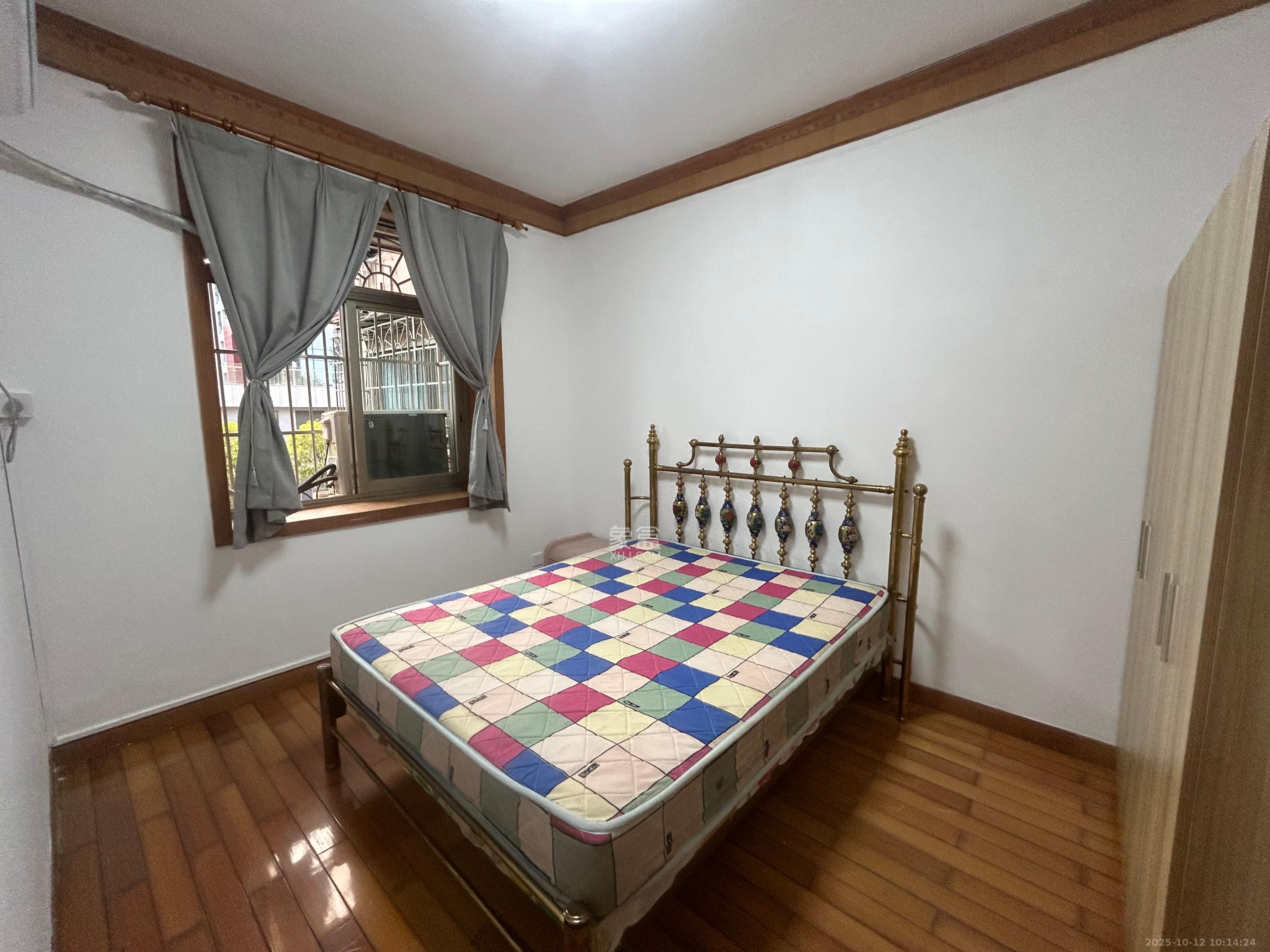 岳麓区公安分局住宅楼 3室3厅2卫 2500.0元/月 岳麓区公安分局住宅楼 3室3厅2卫 2500.0元/月室内图