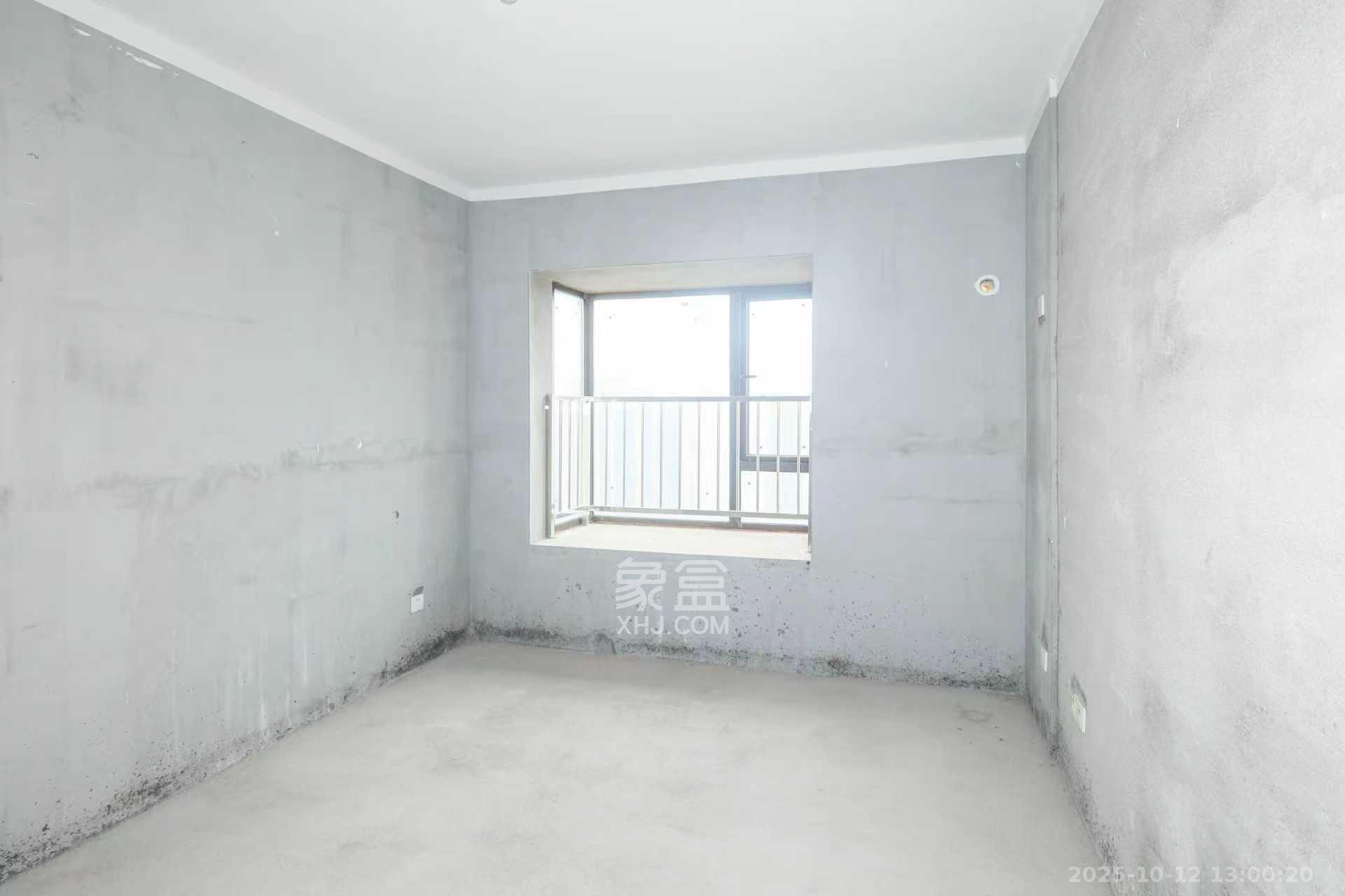 和润园三期 4室2厅2卫 2000.0元/月 和润园三期 4室2厅2卫 2000.0元/月室内图