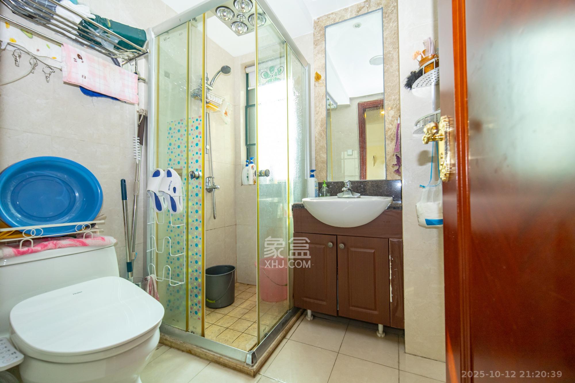 恒大雅苑 2室2厅1卫 67.0万 恒大雅苑 2室2厅1卫 67.0万卫生间