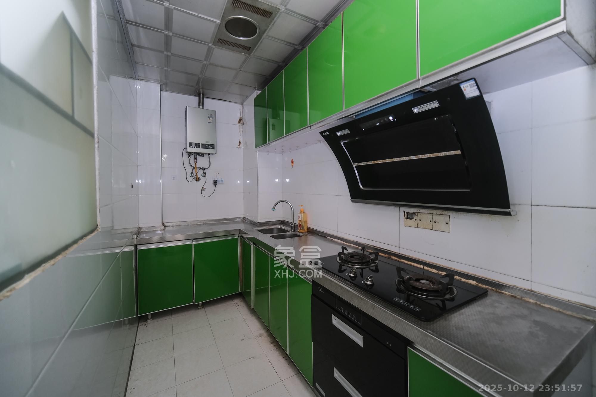 三一街区  1室2厅1卫    88.8万厨房