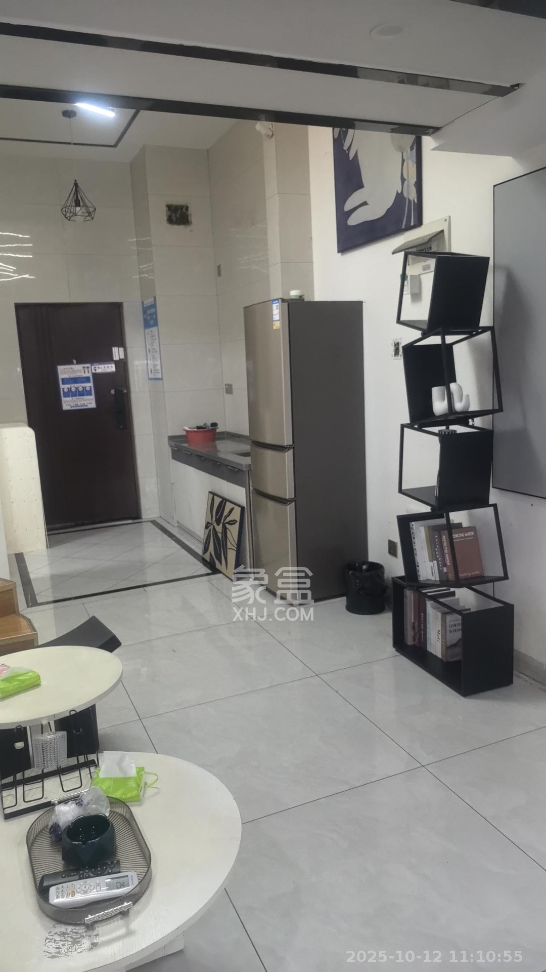 华润置地广场二期  1室1厅1卫    1500.0元/月室内图