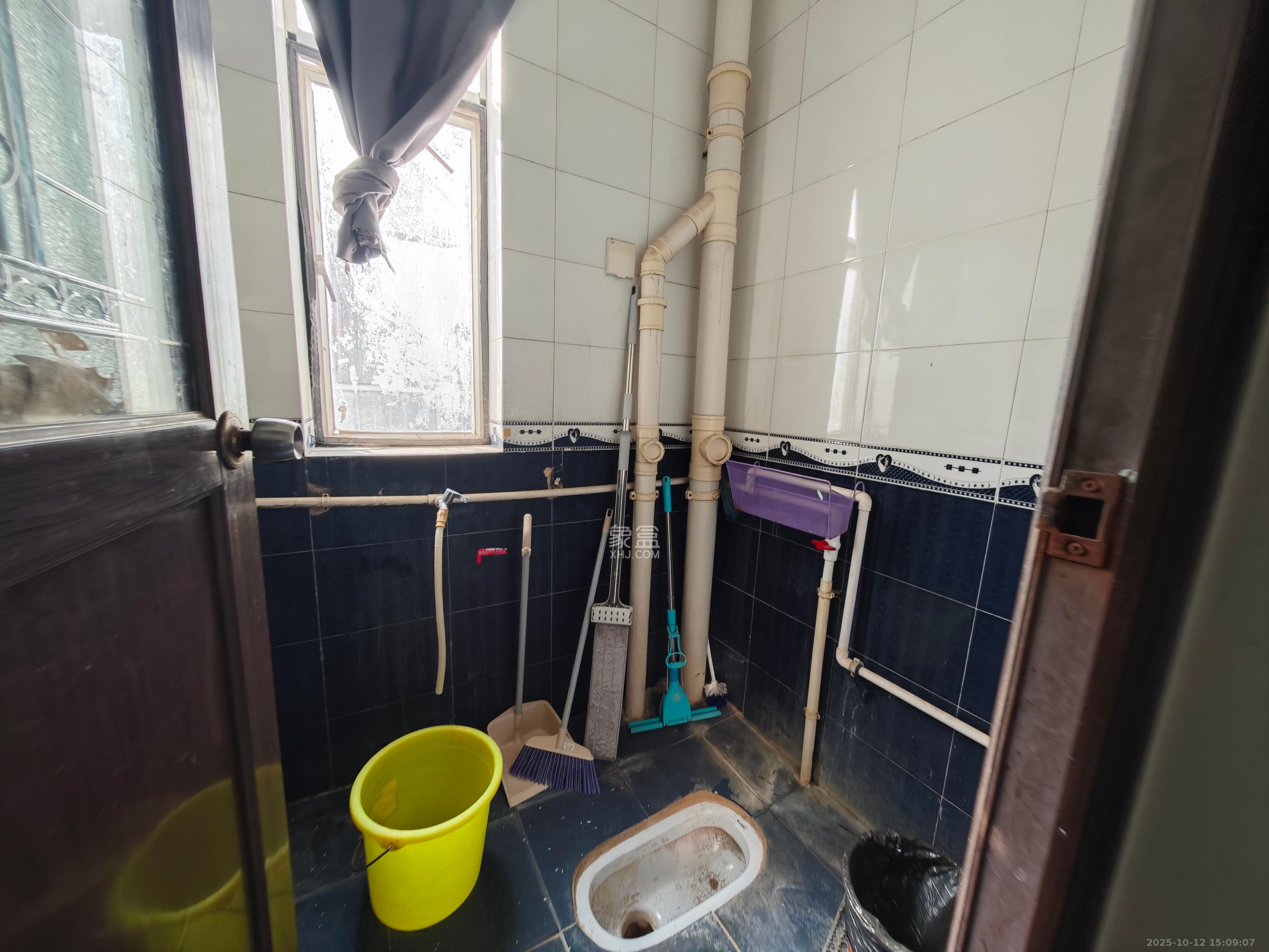 华银园  2室2厅1卫    1500.0元/月 华银园  2室2厅1卫    1500.0元/月室内图