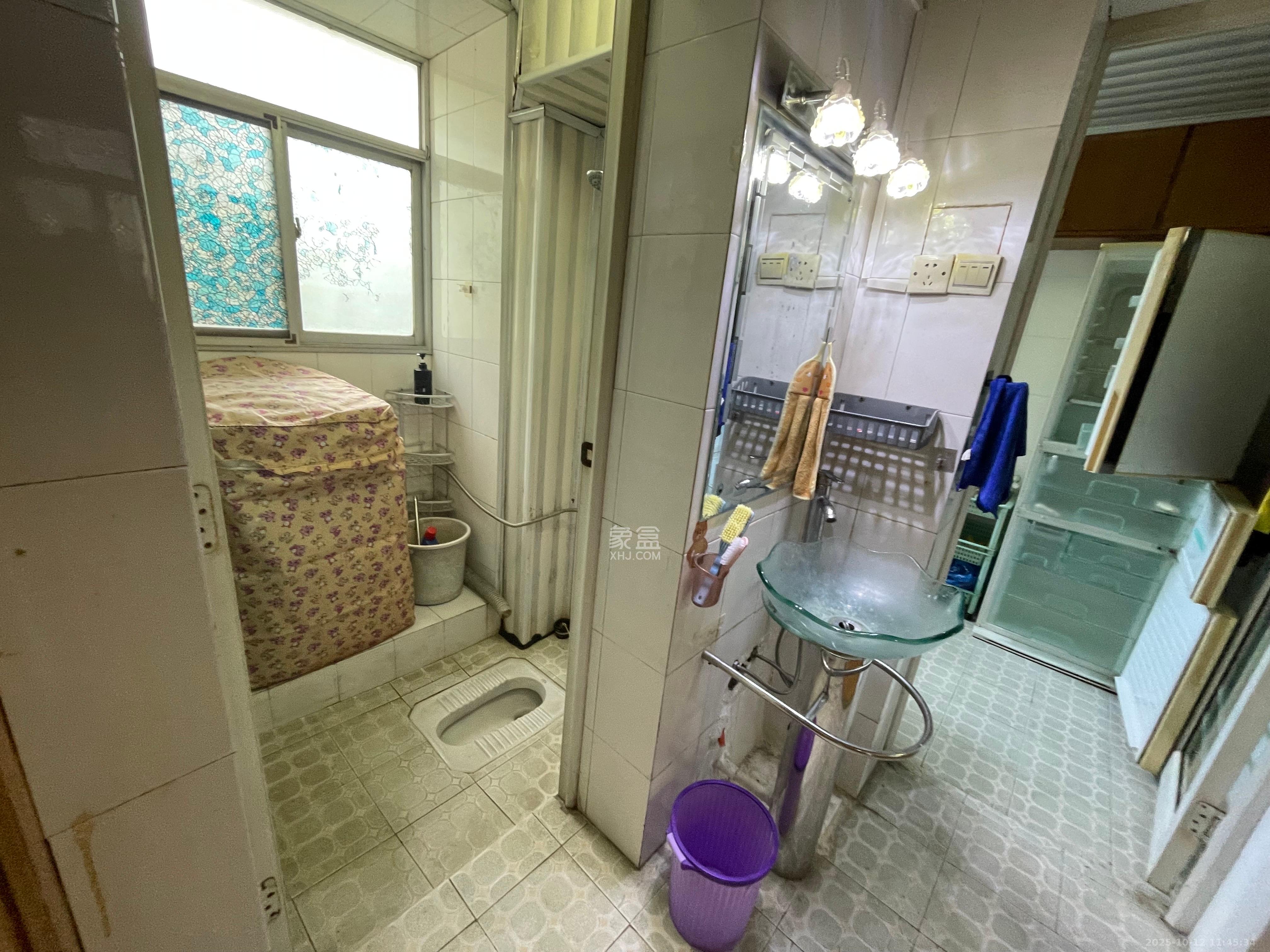 阿弥岭一二片 2室1厅1卫 1100.0元/月 阿弥岭一二片 2室1厅1卫 1100.0元/月室内图