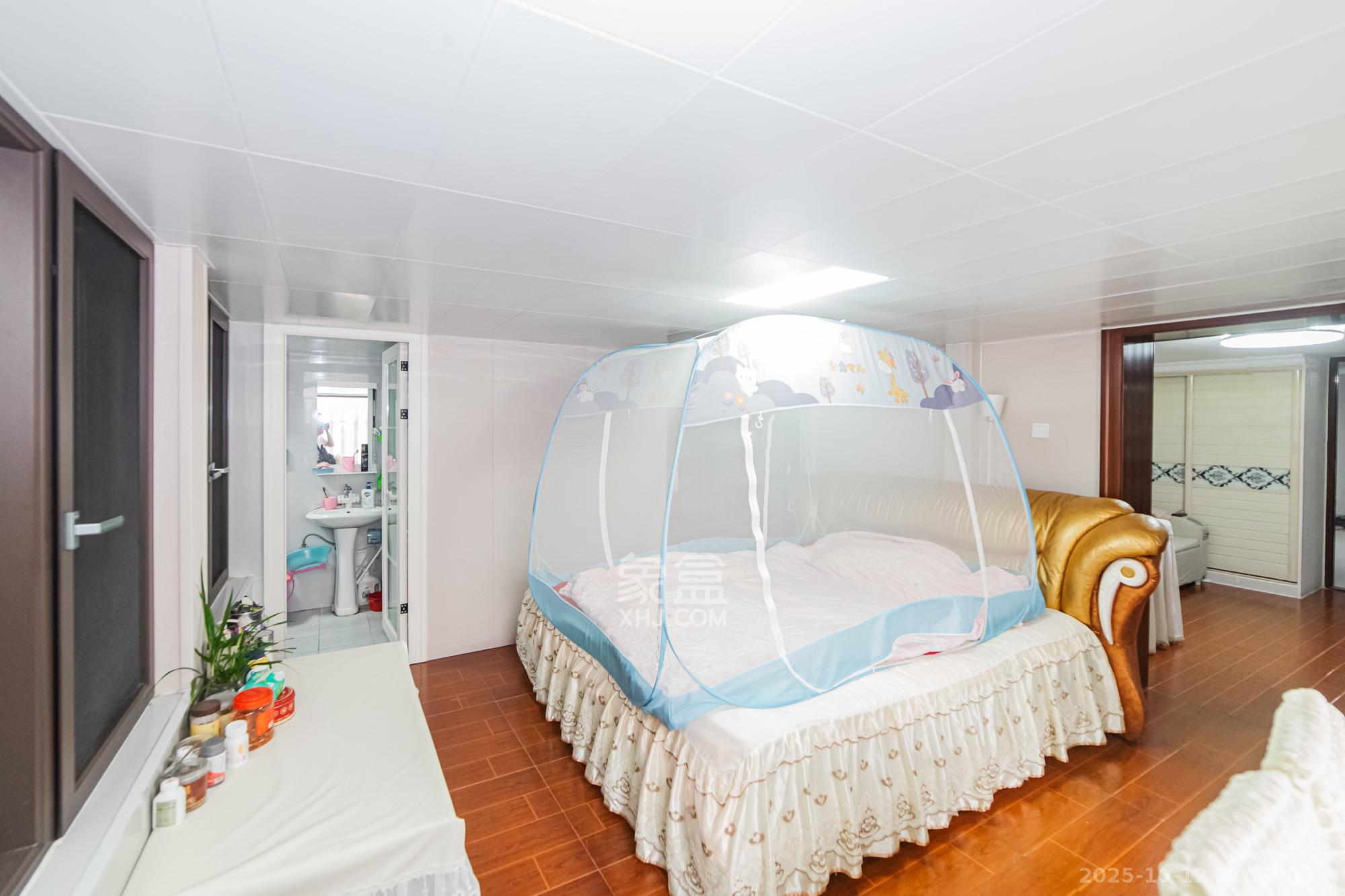 长泰豪园  7室2厅4卫    580.0万卧室