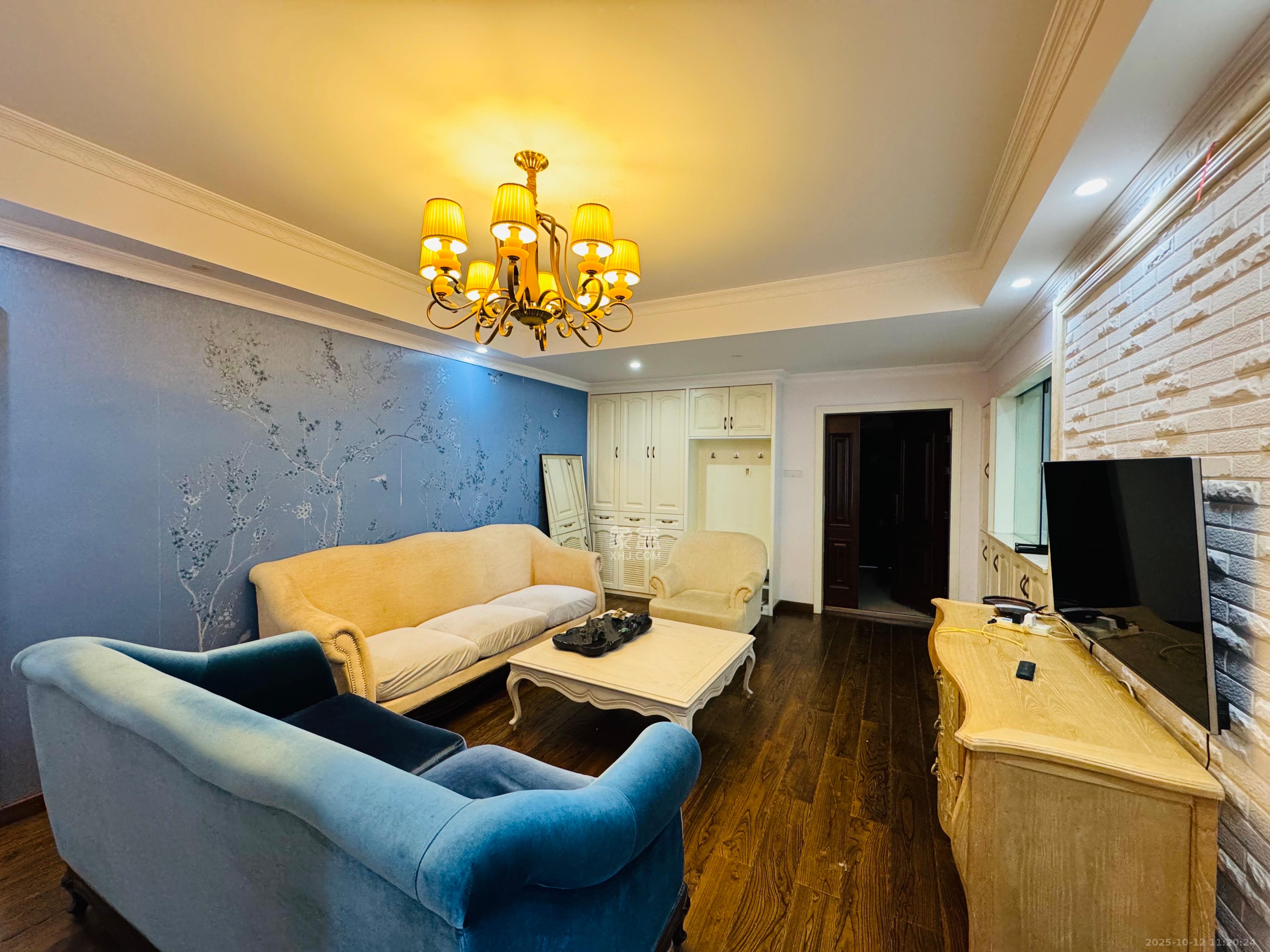 岳华嘉园  2室2厅2卫    2800.0元/月