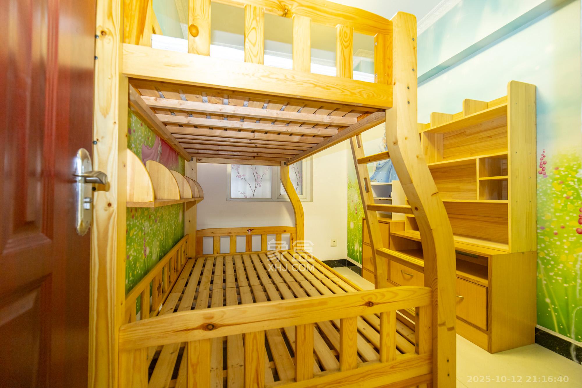 新长海广场 3室2厅1卫 36.0万 新长海广场 3室2厅1卫 36.0万卧室