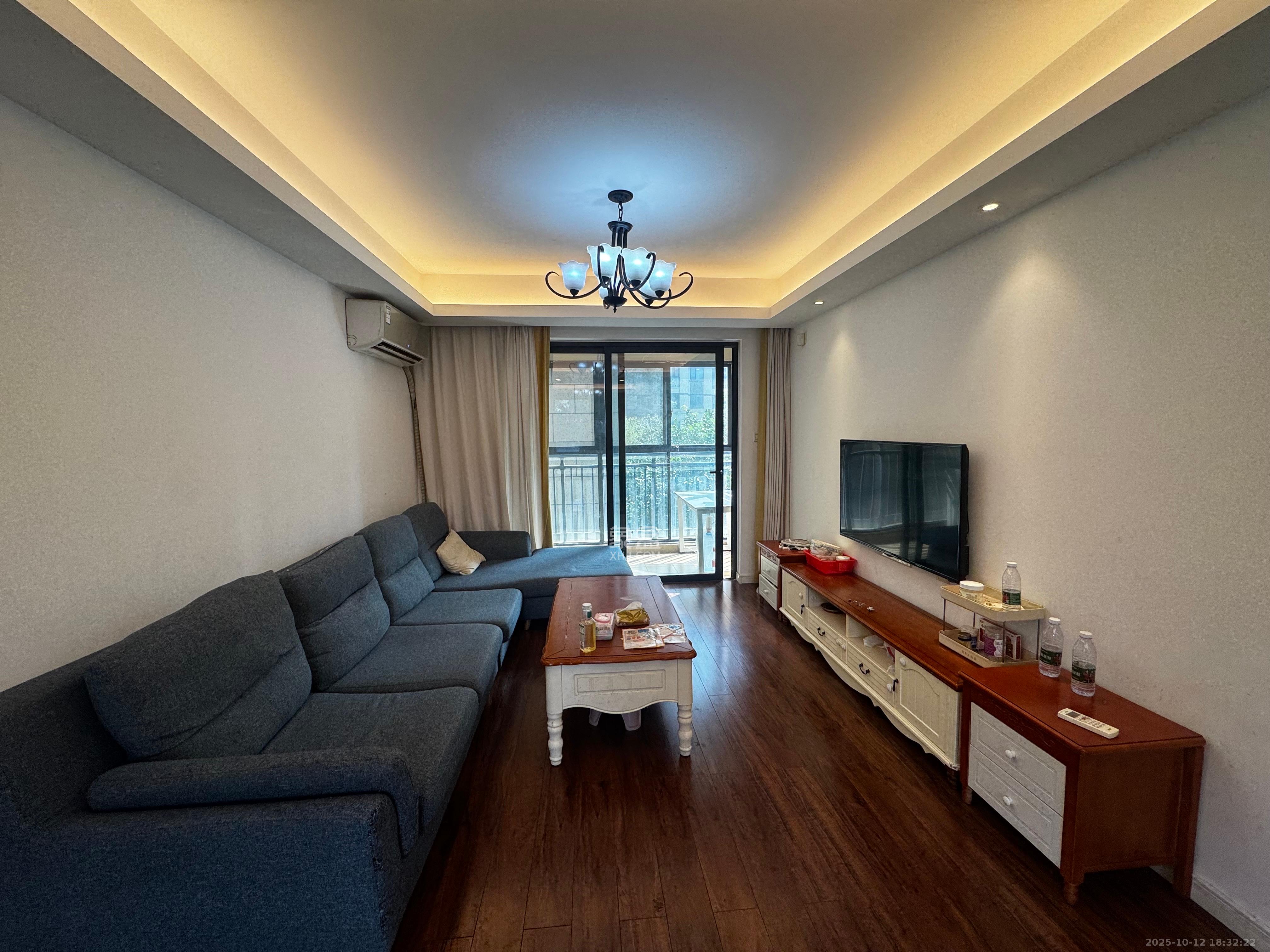 万科魅力之城观澜里  3室2厅2卫    2500.0元/月