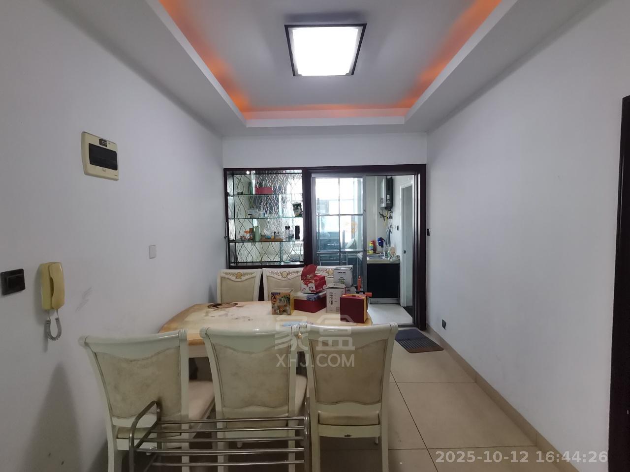 红旗花园 2室2厅1卫 900.0元/月 红旗花园 2室2厅1卫 900.0元/月室内图