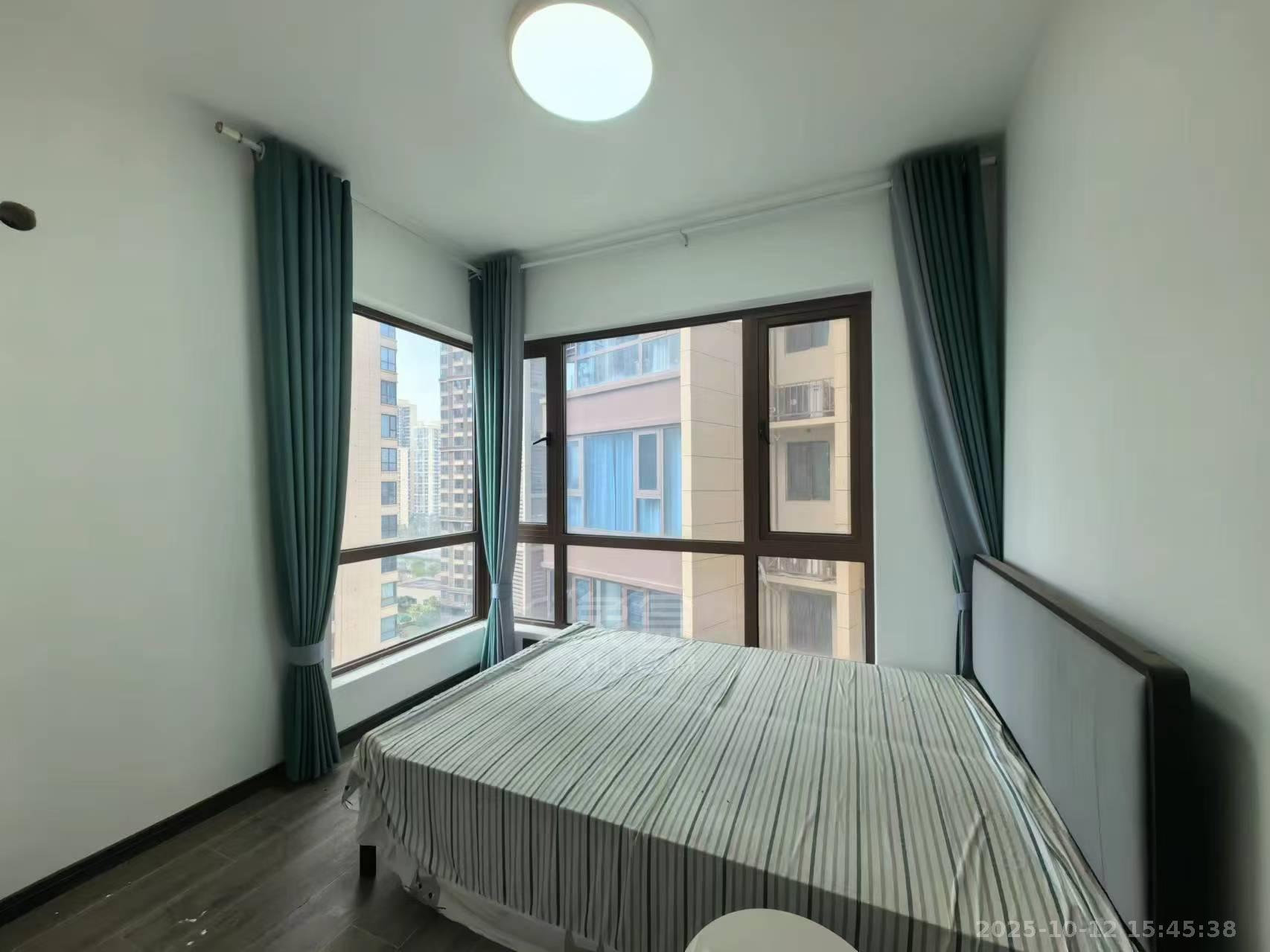 金轮津桥华府 3室2厅1卫 1700.0元/月 金轮津桥华府 3室2厅1卫 1700.0元/月室内图