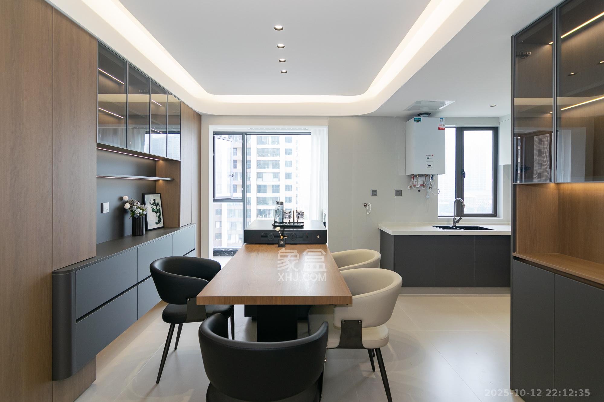 润和雅郡(润和紫郡六期) 4室2厅2卫 139.8万 润和雅郡(润和紫郡六期) 4室2厅2卫 139.8万客厅